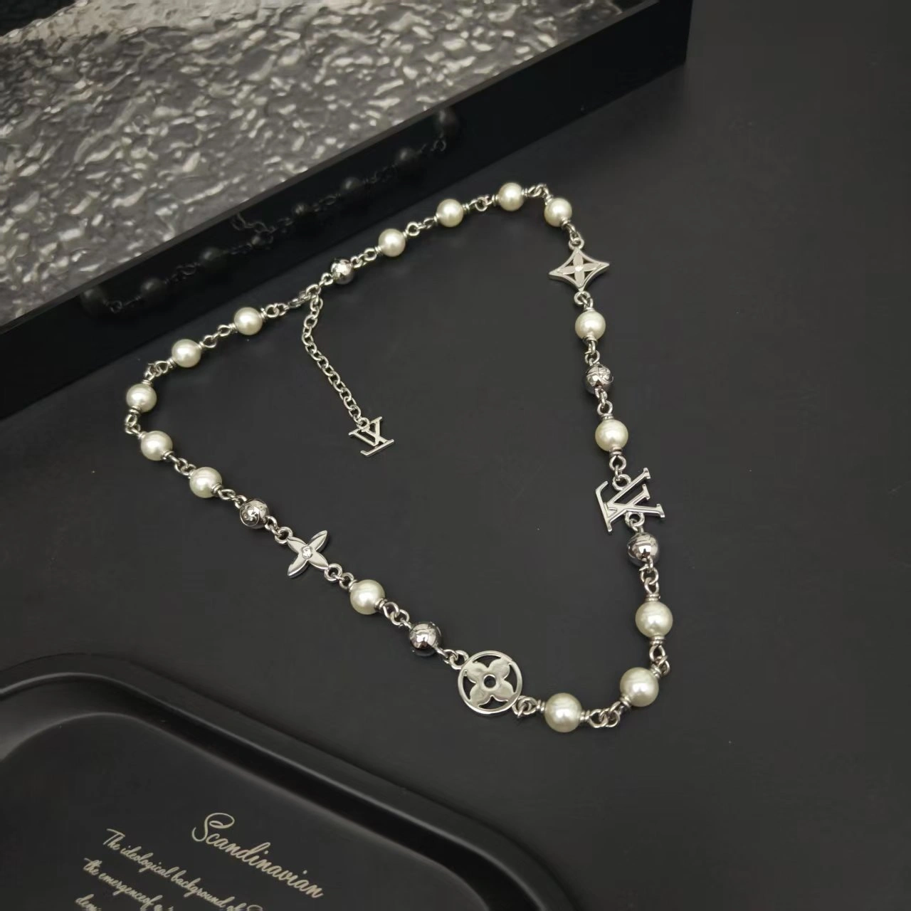 Barbara-- 8V necklace M02448 2colour item : E-S006K0204-2H