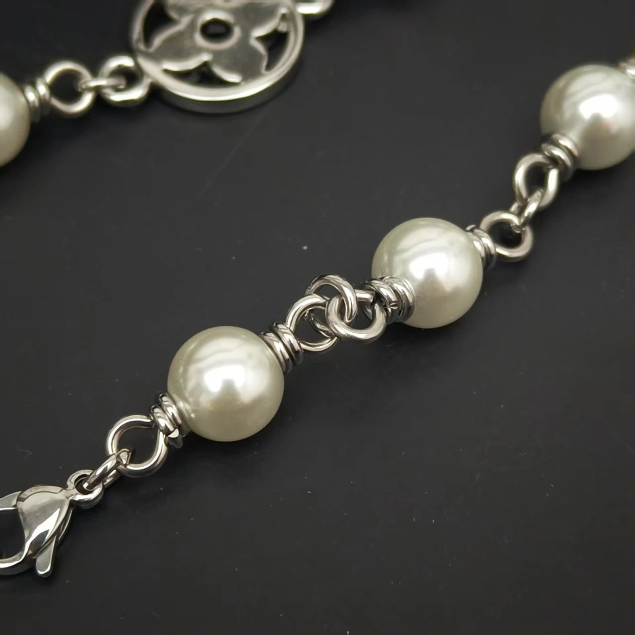Barbara-- 8V necklace M02448 2colour item : E-S006K0204-2H