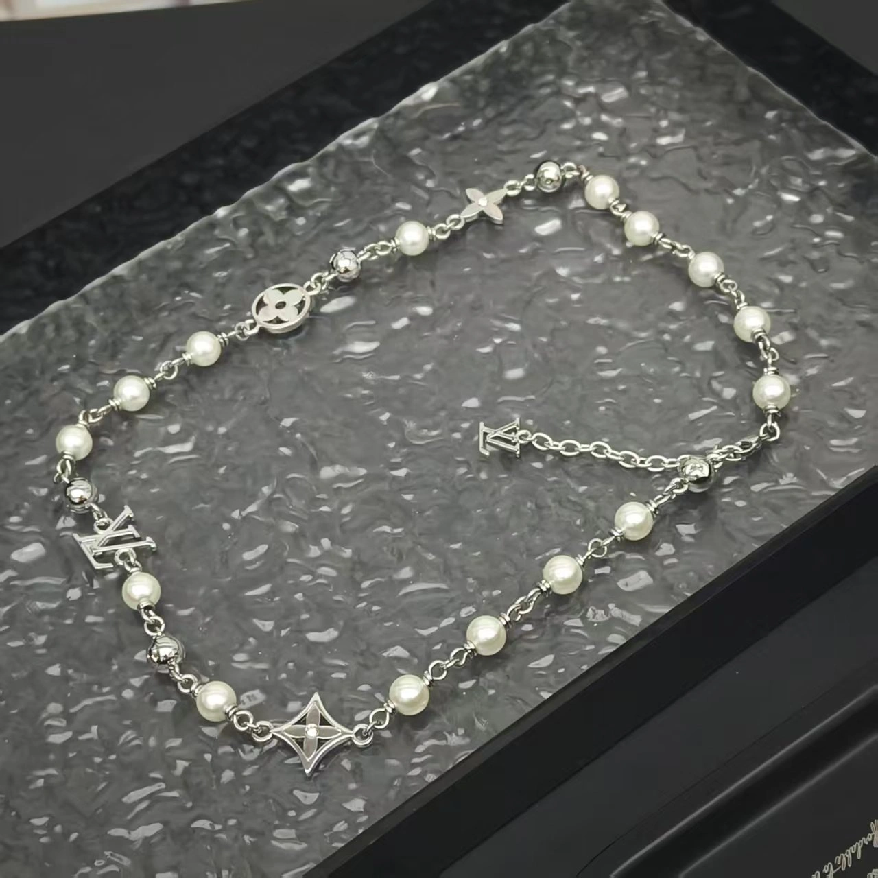 Barbara-- 8V necklace M02448 2colour item : E-S006K0204-2H