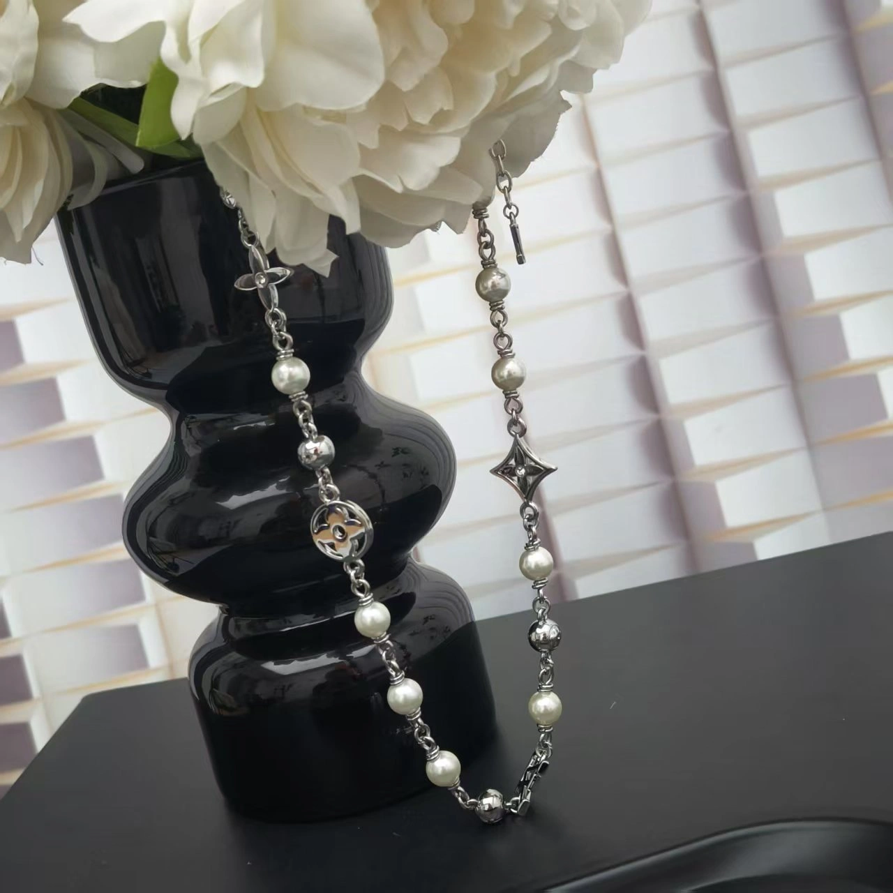 Barbara-- 8V necklace M02448 2colour item : E-S006K0204-2H