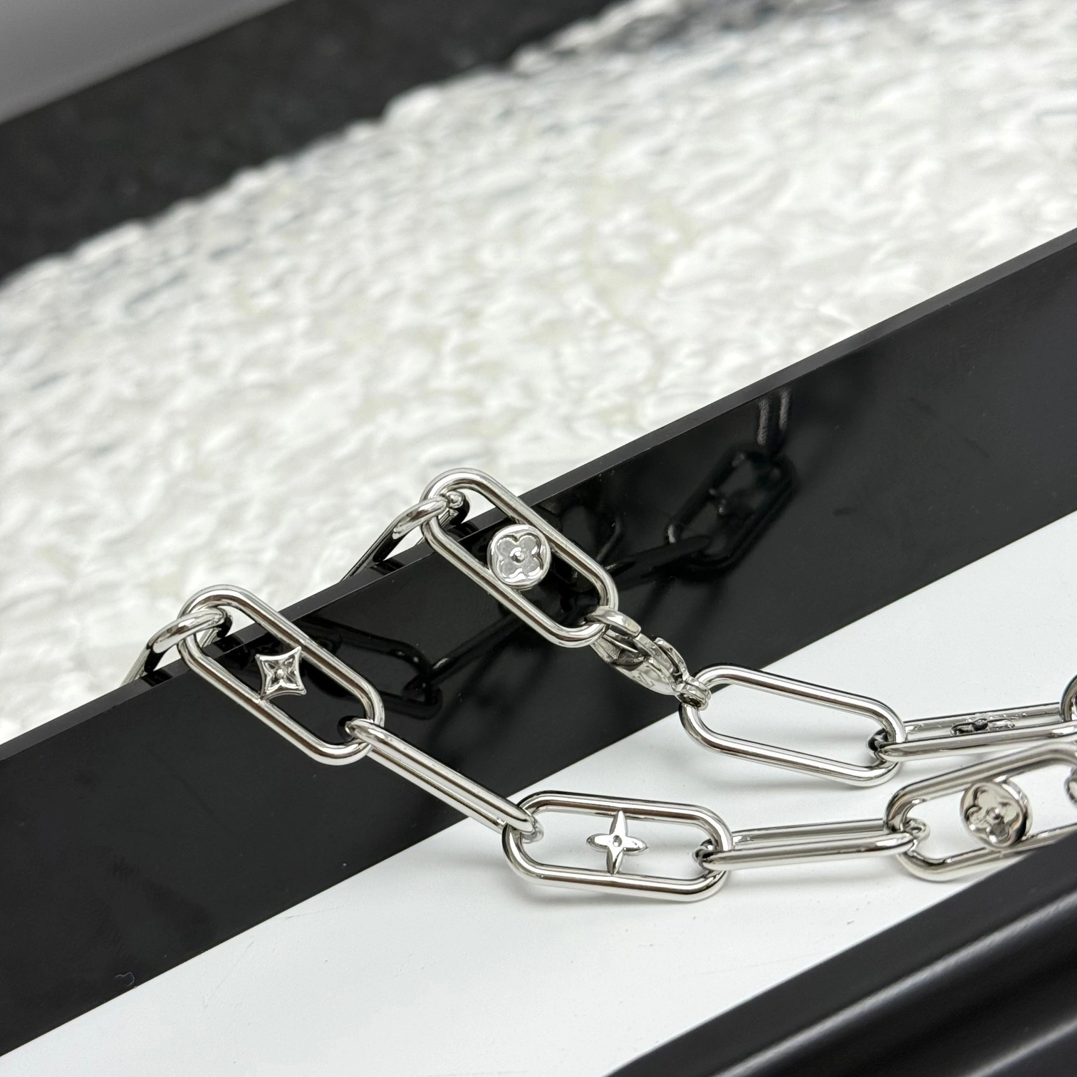 Barbara-- 8V necklace M02488 item : E-S000K0912