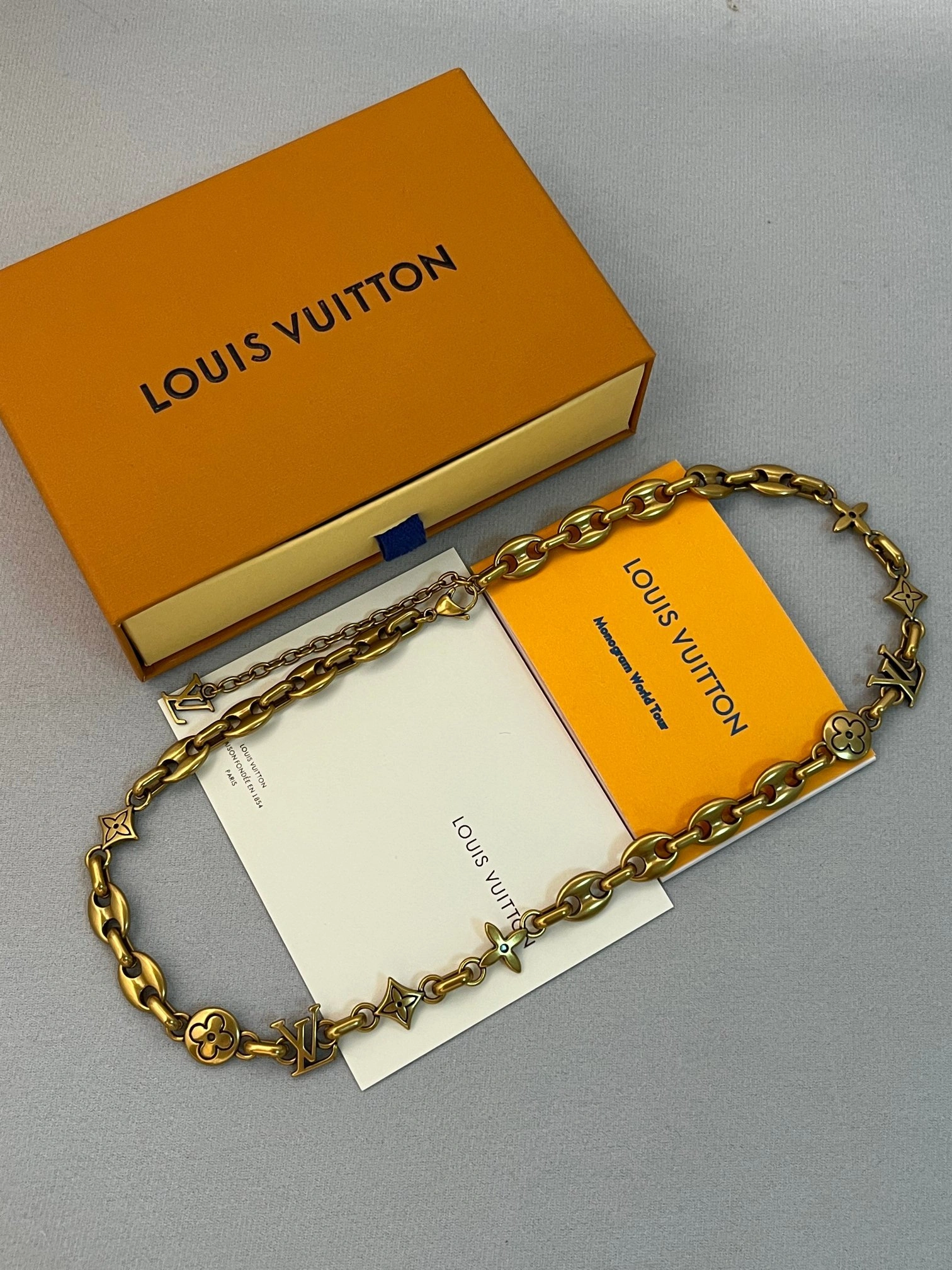 Barbara-- 8V necklace M02725 2colour item : E-S006K0203-2H