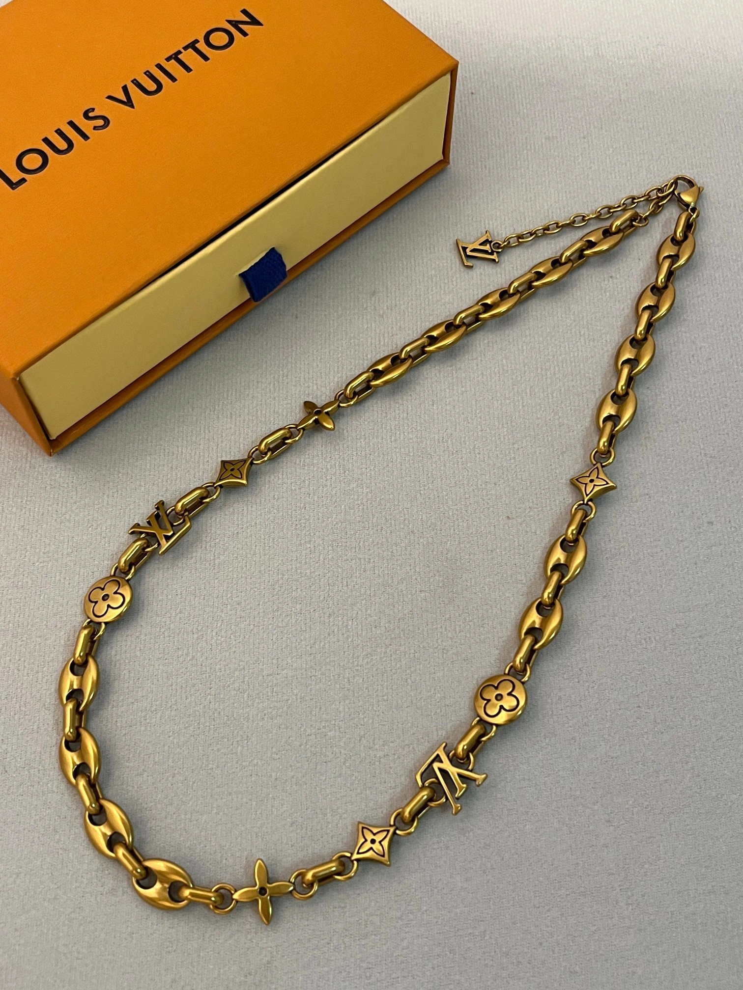 Barbara-- 8V necklace M02725 2colour item : E-S006K0203-2H