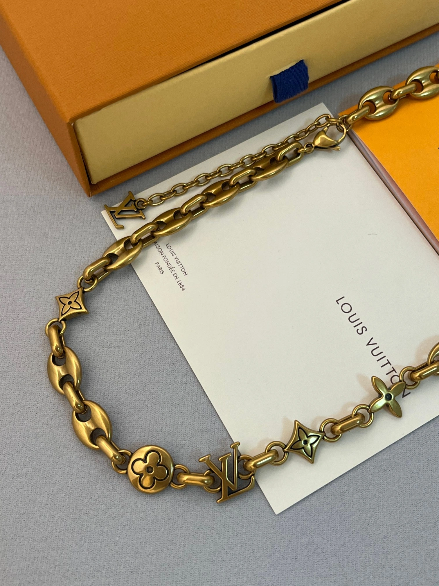 Barbara-- 8V necklace M02725 2colour item : E-S006K0203-2H