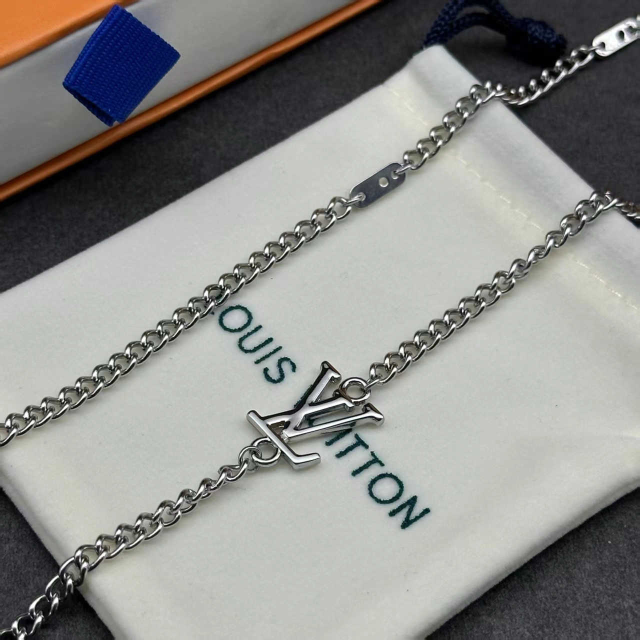 Barbara-- 8V necklace item : E-S006K0206H
