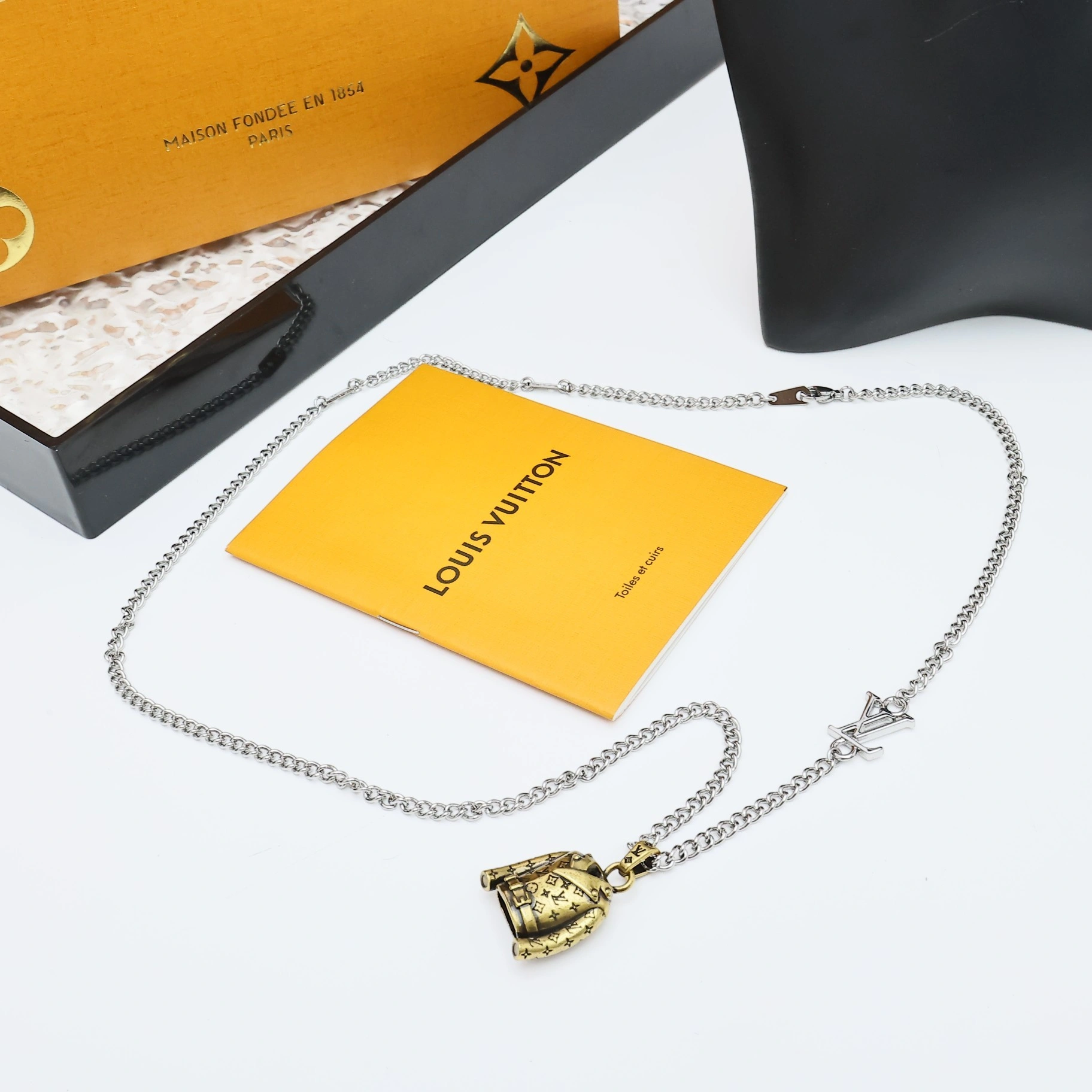 Barbara-- 8V necklace item : E-S006K0207H