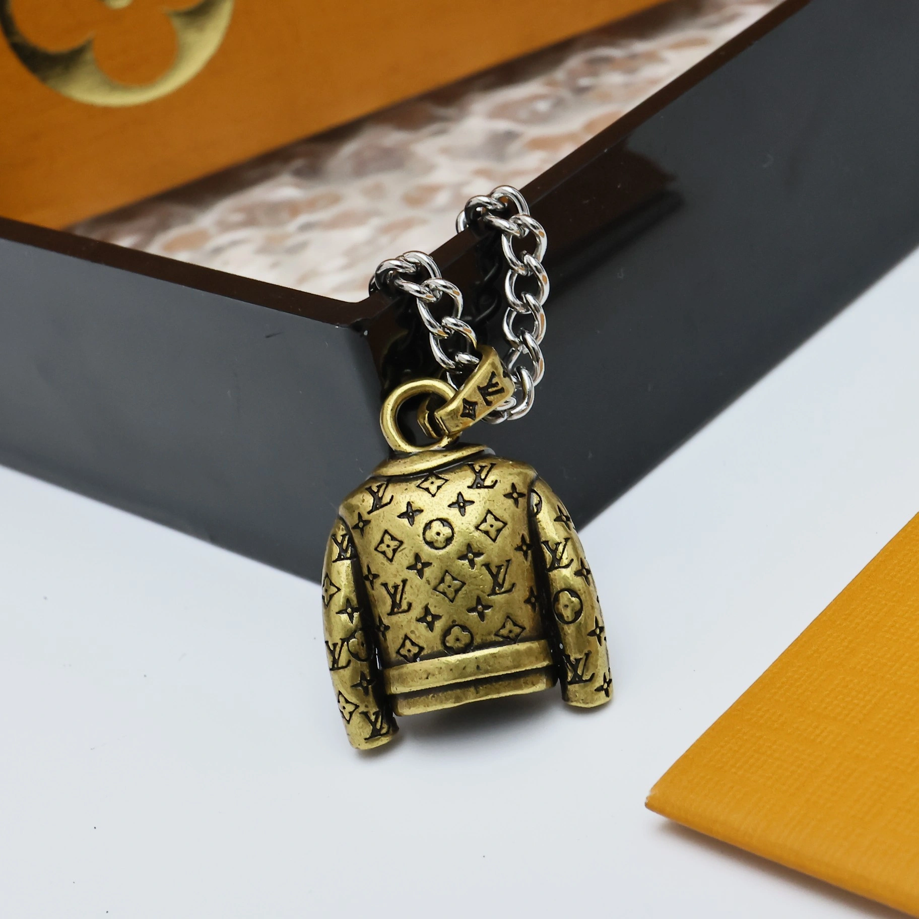 Barbara-- 8V necklace item : E-S006K0207H
