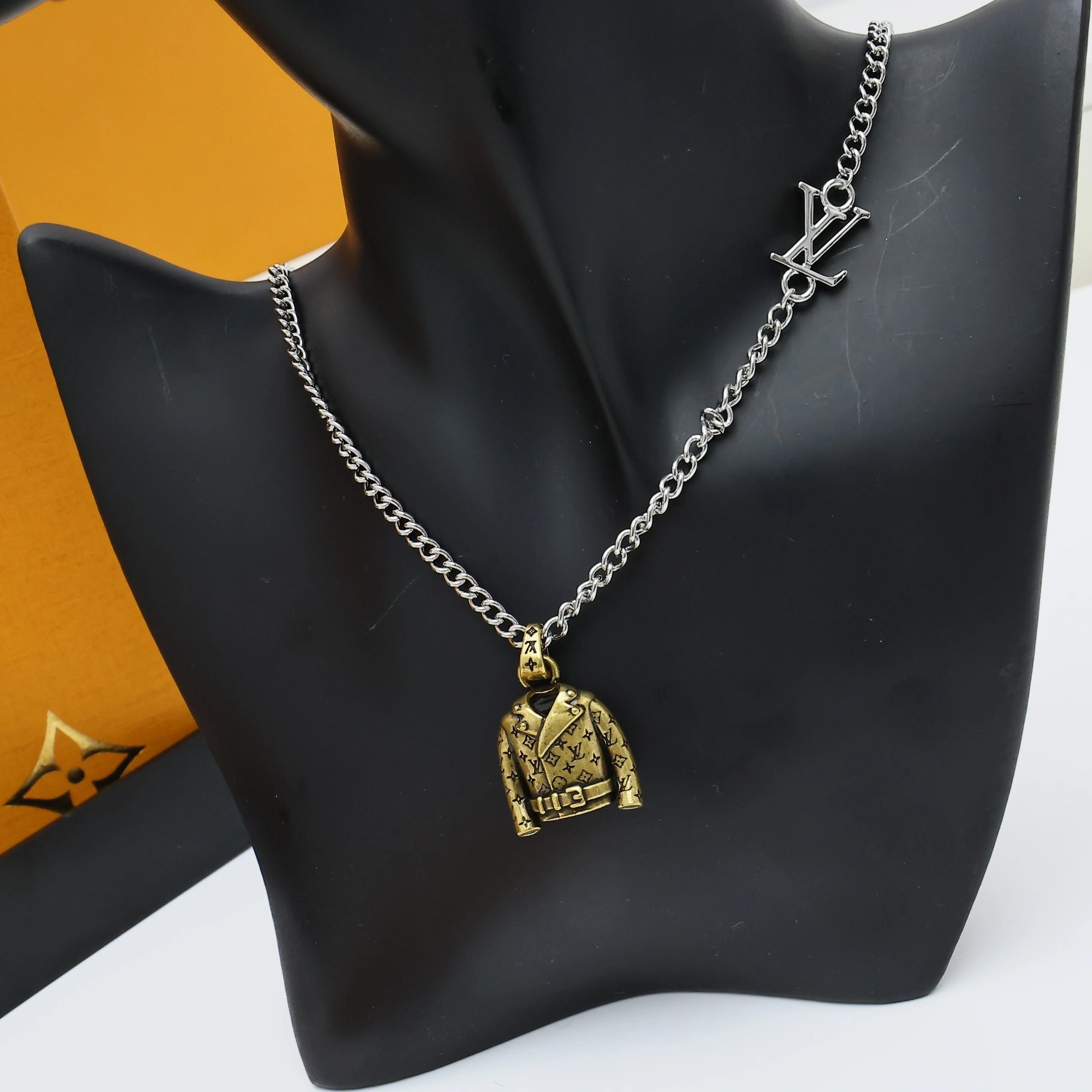 Barbara-- 8V necklace item : E-S006K0207H