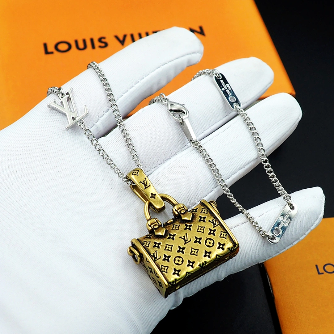 Barbara-- 8V necklace item : E-S092J3036H