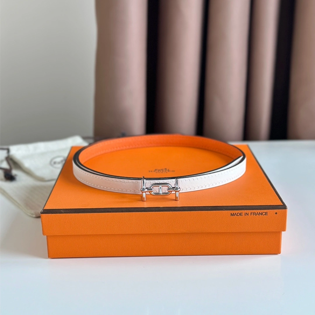 Barbara-- ANCRE BUCKLE & REVERSIBLE LEATHER STRAP item:C-S333L0652R
