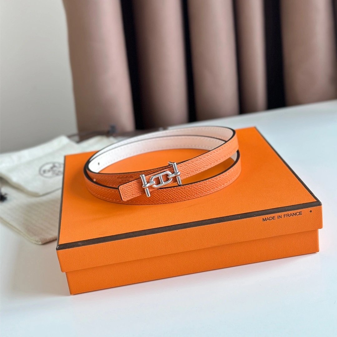 Barbara-- ANCRE BUCKLE & REVERSIBLE LEATHER STRAP item:C-S333L0652R