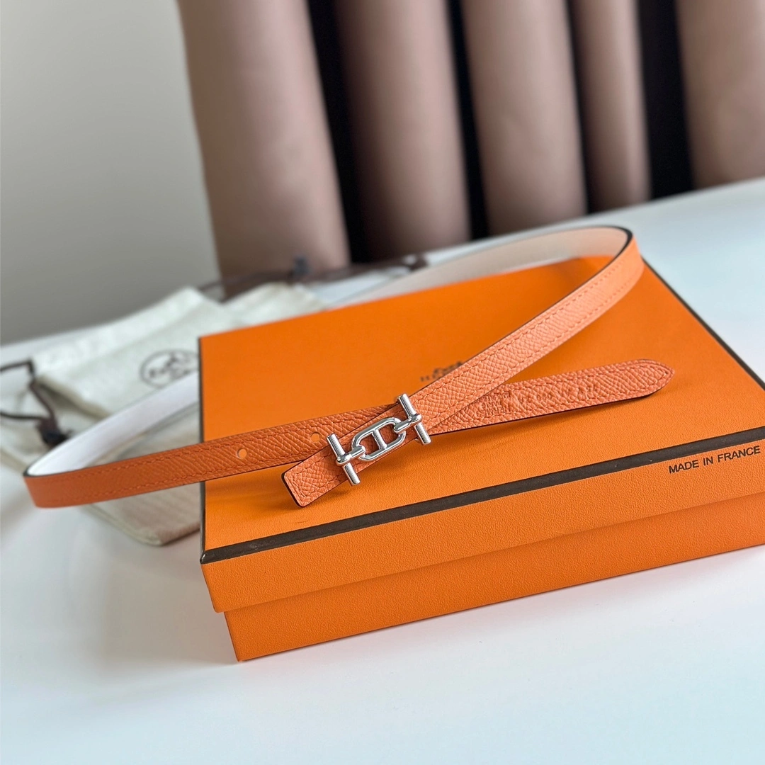 Barbara-- ANCRE BUCKLE & REVERSIBLE LEATHER STRAP item:C-S333L0652R