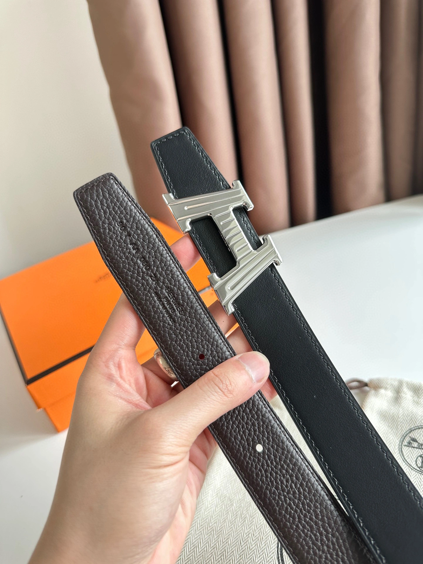 Barbara-- H010495UB86 reversible cowhide 32MM item:D-S000A1927R