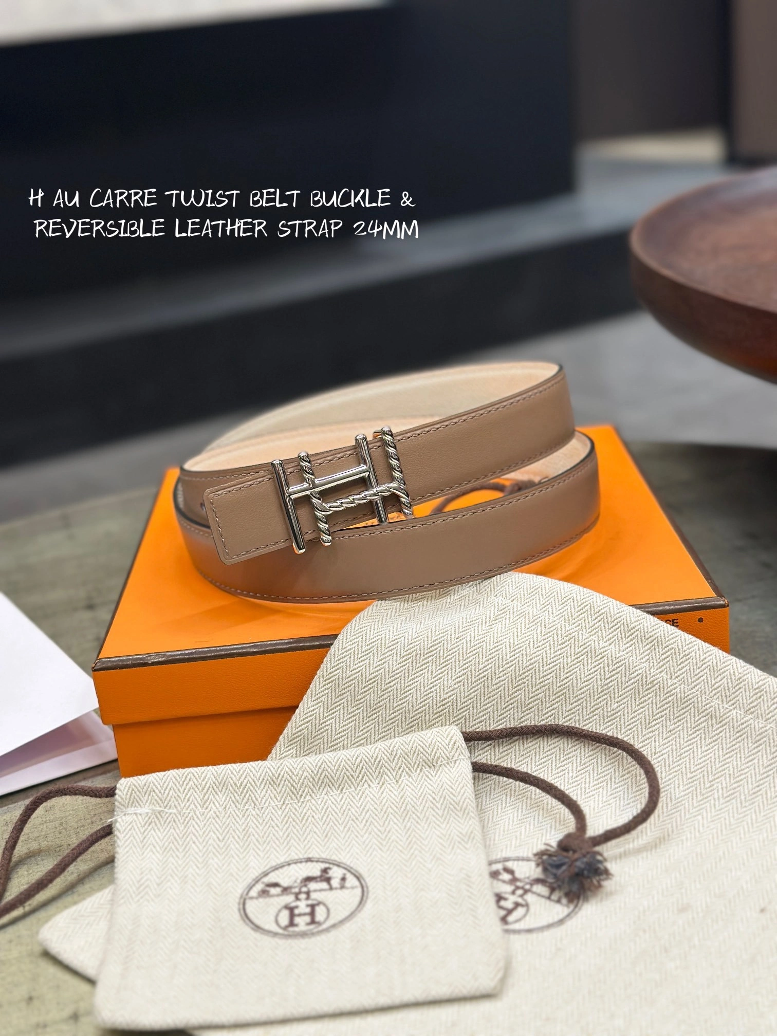 Barbara-- H5r75s AU CARRE BUCKLE & REVERSIBLE LEATHER STRAP 24MM item:D-S179H2931