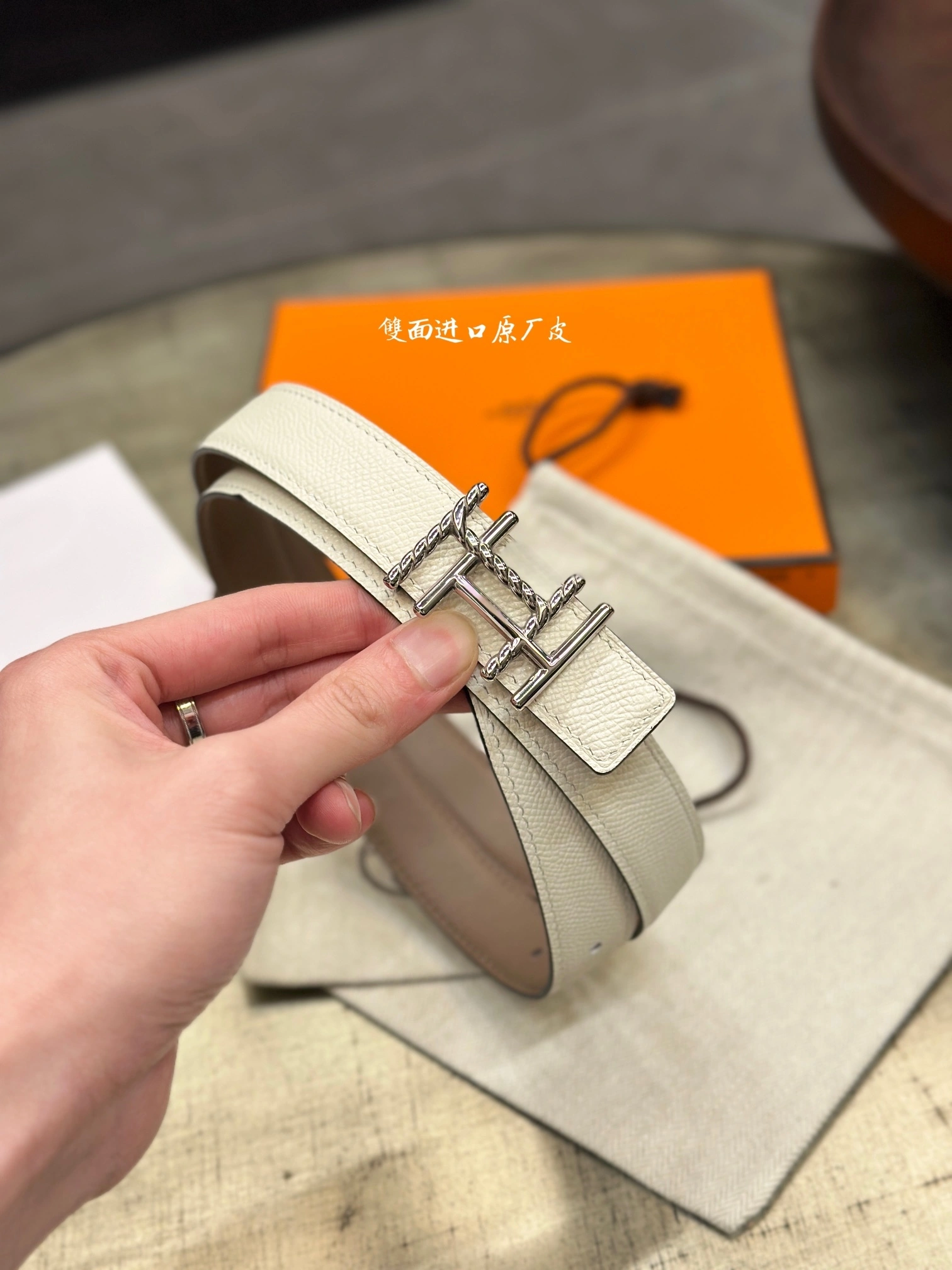 Barbara-- H5r75s AU CARRE BUCKLE & REVERSIBLE LEATHER STRAP 24MM item:D-S179H2931
