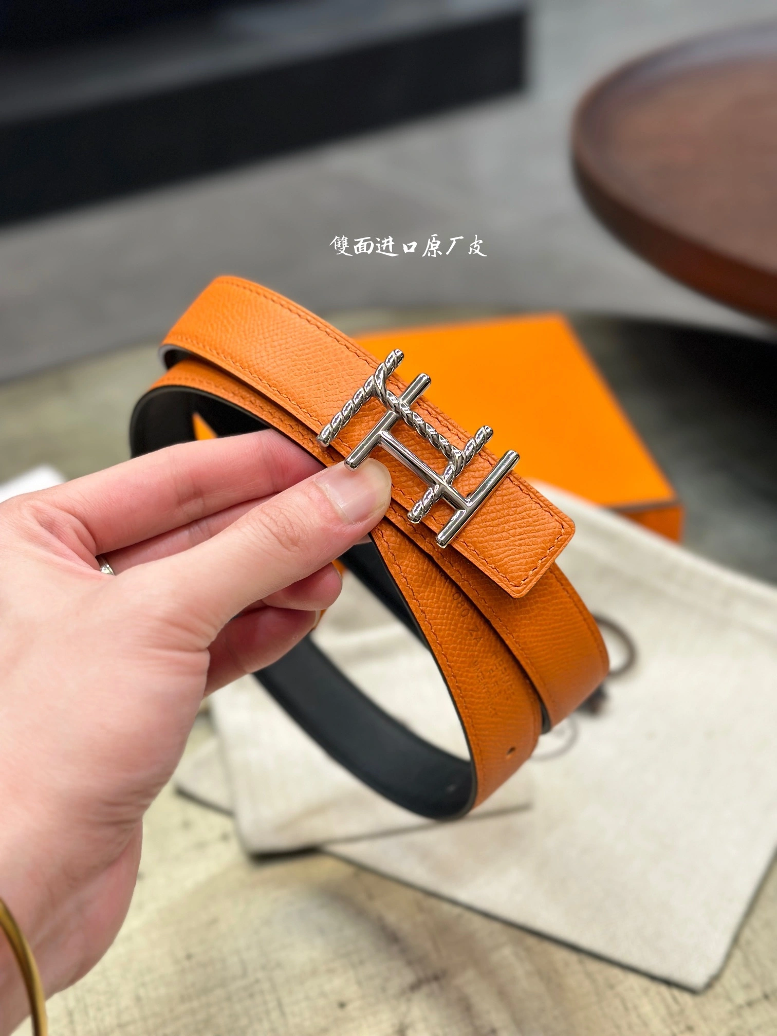 Barbara-- H5r75s AU CARRE BUCKLE & REVERSIBLE LEATHER STRAP item:D-S179H3086