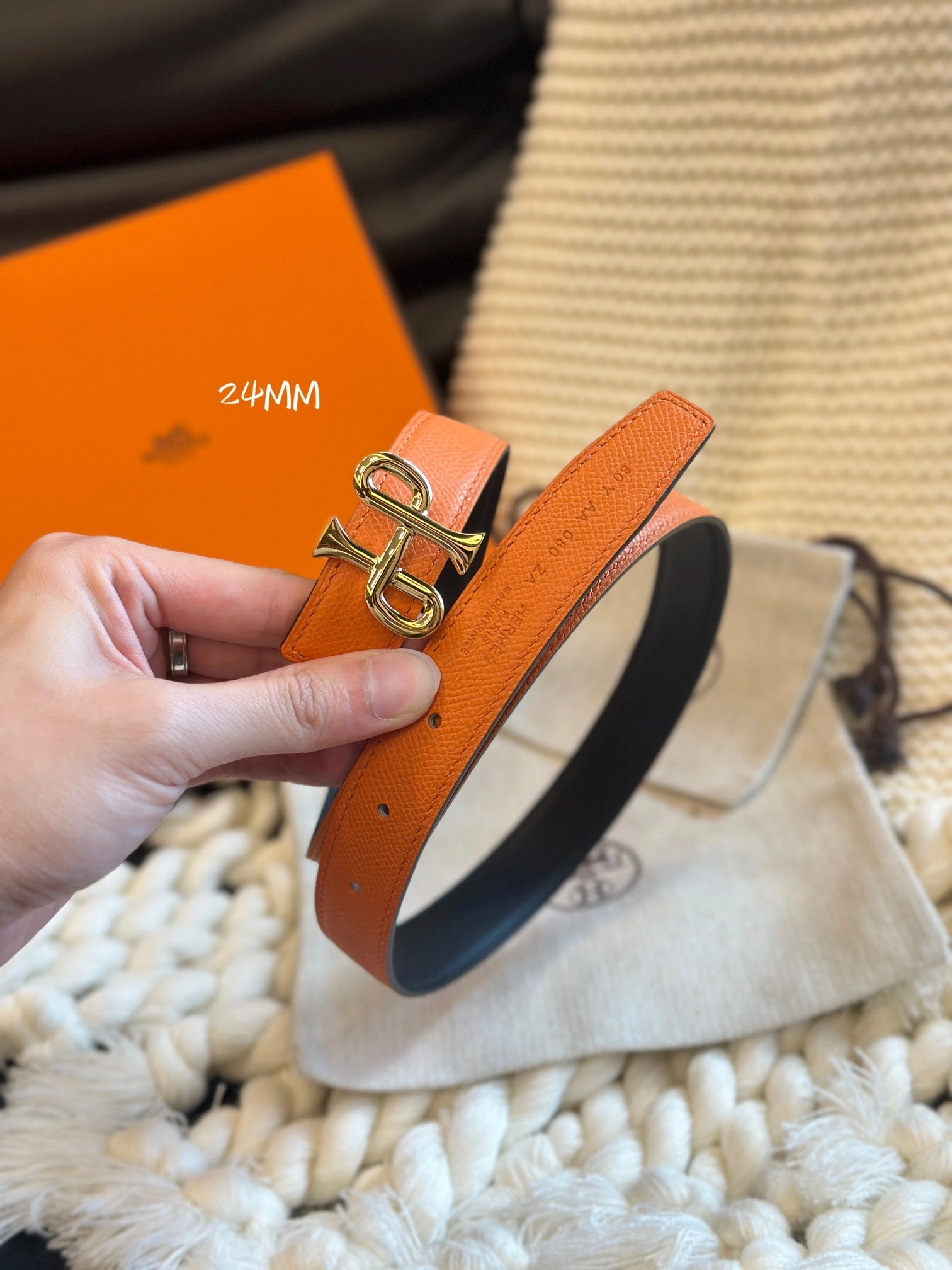 Barbara-- H5r75s COR BAROQUE BUCKLE & REVERSIBLE LEATHER STRAP item:D-S333H3077