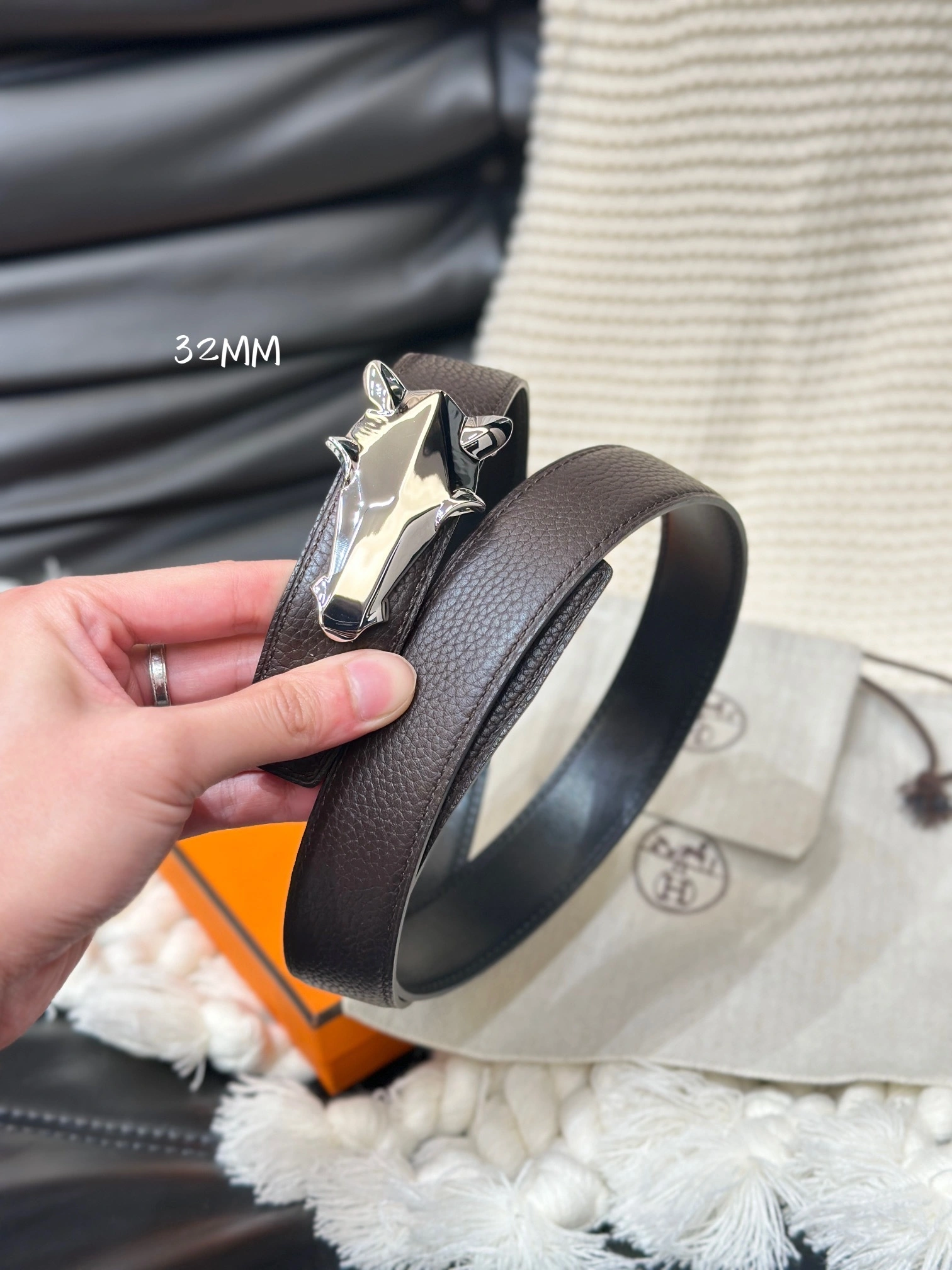 &Barbara-- H5r75s DESTRIER BELT BUCKLE & REVERSIBLE LEATHER STRAP item:D-S333H3084