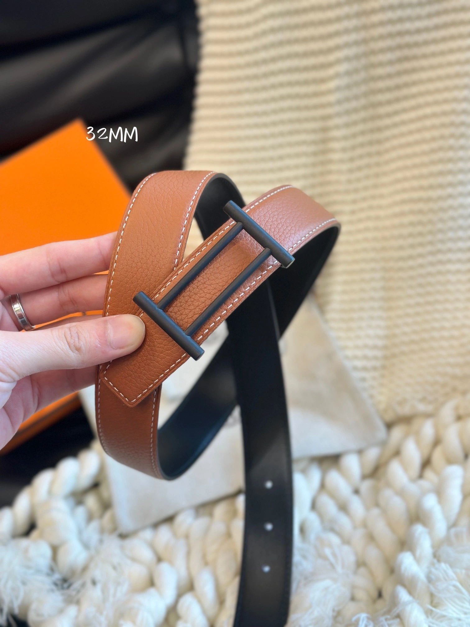 Barbara-- H5r75s RIDER BUCKLE & REVERSIBLE LEATHER STRAP 32MM item:D-S179H2922
