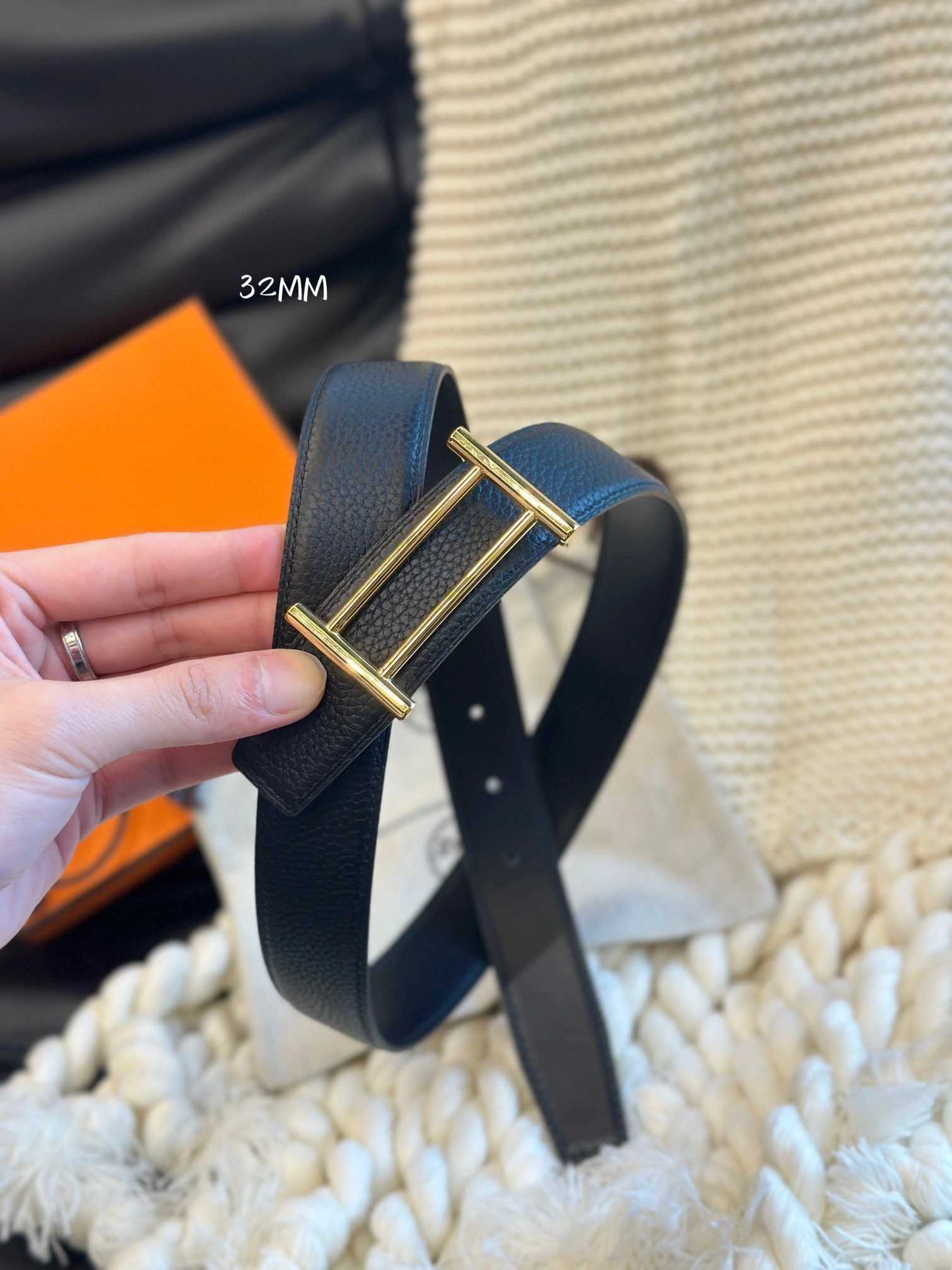 Barbara-- H5r75s RIDER BUCKLE & REVERSIBLE LEATHER STRAP item:D-S179H2923