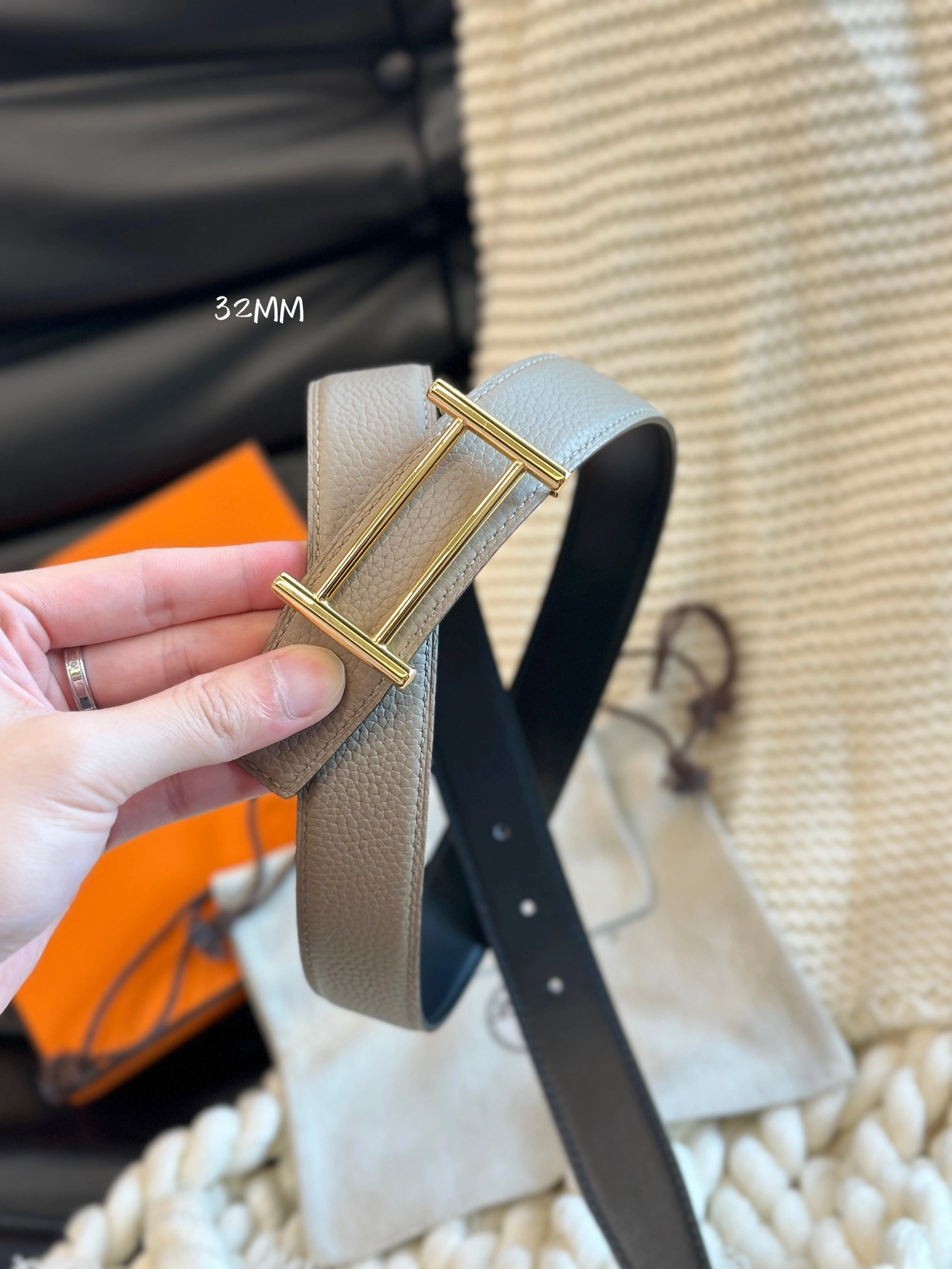 Barbara-- H5r75s RIDER BUCKLE & REVERSIBLE LEATHER STRAP item:D-S179H2932