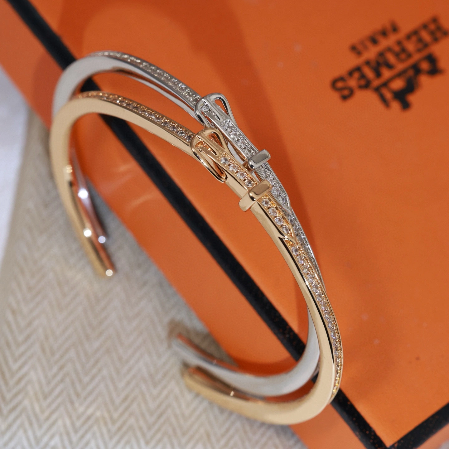 Barbara-- H5r75s bracelet 2colour item:F-S092A1040-2H