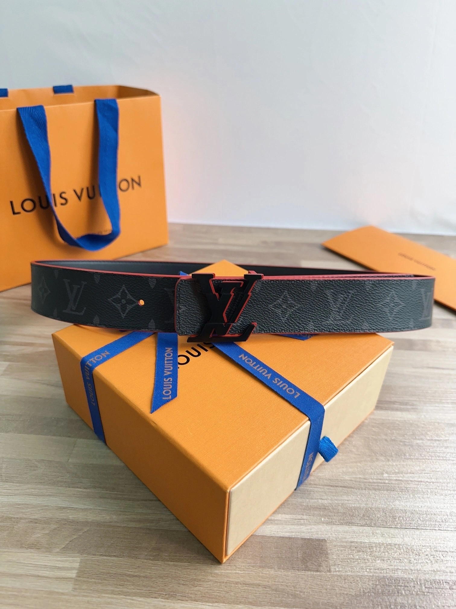 &Barbara-- M0628V 4CM three piece--reversible cowhide item:C-S042K1823