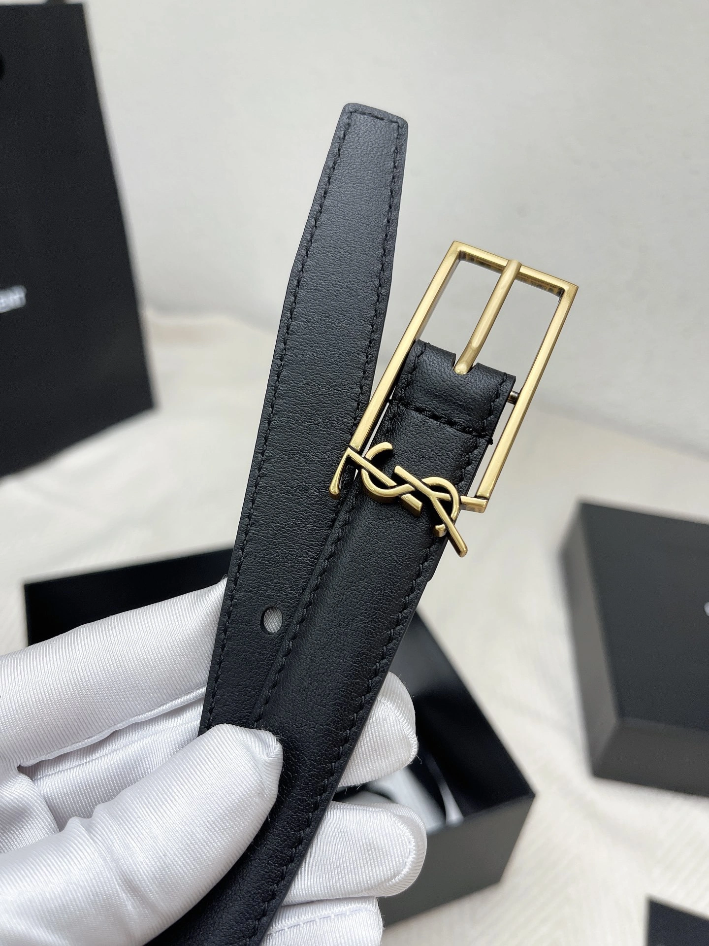 Barbara-- Yv5s 554465BOO0W1000 Calfskin item : E-S332J2224