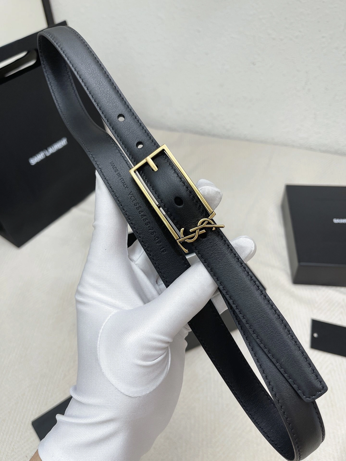 Barbara-- Yv5s 554465BOO0W1000 Calfskin item : E-S332J2224
