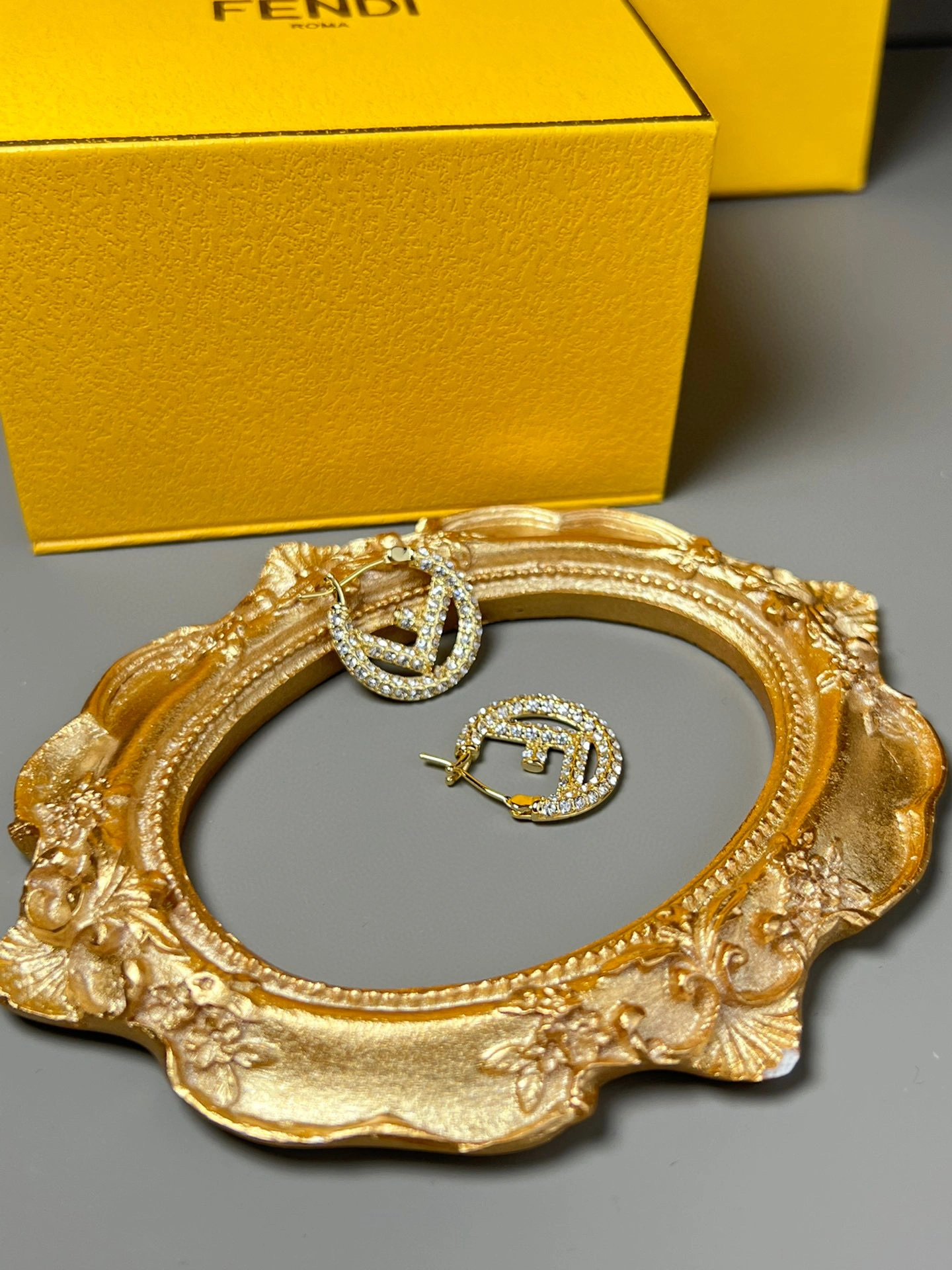 Barbara-- item:D-S092D2176