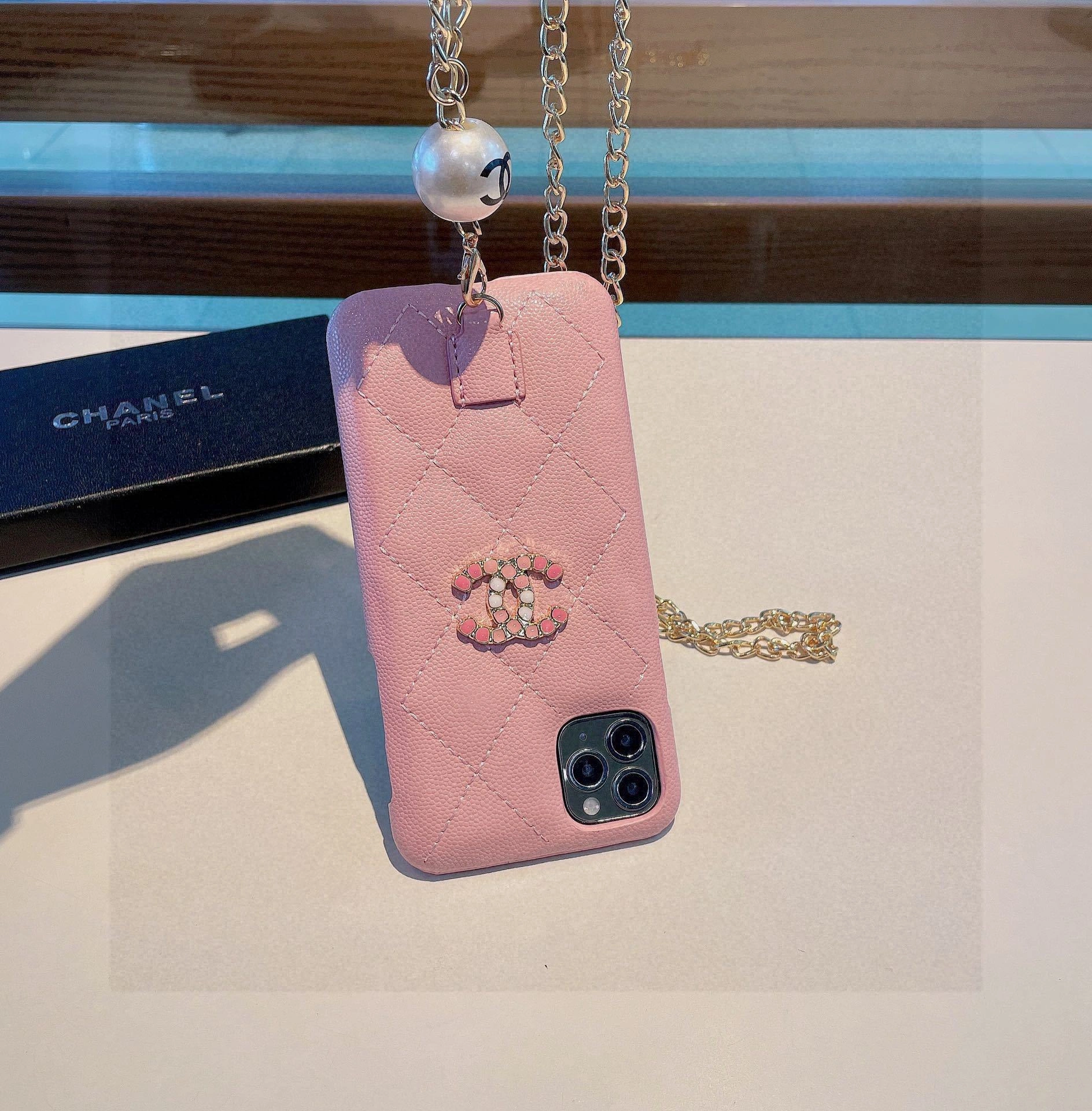 Barbara-- logo item:C-S132B25100