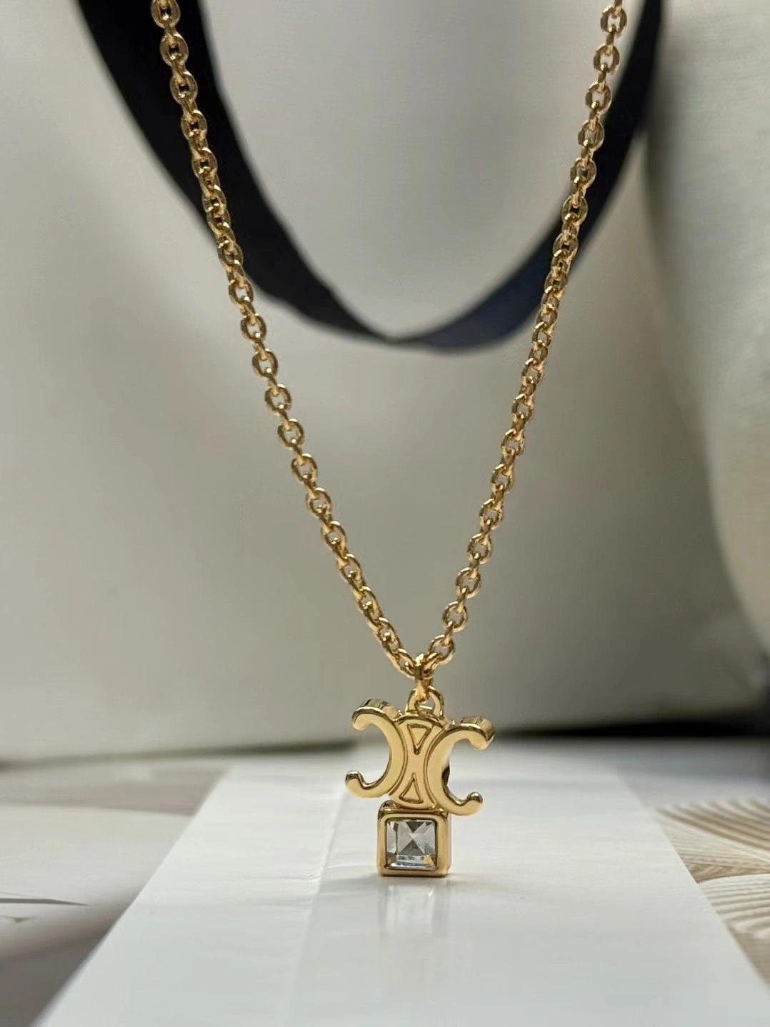 Barbara--358i95 Vintage necklace item:E-S092L1417H