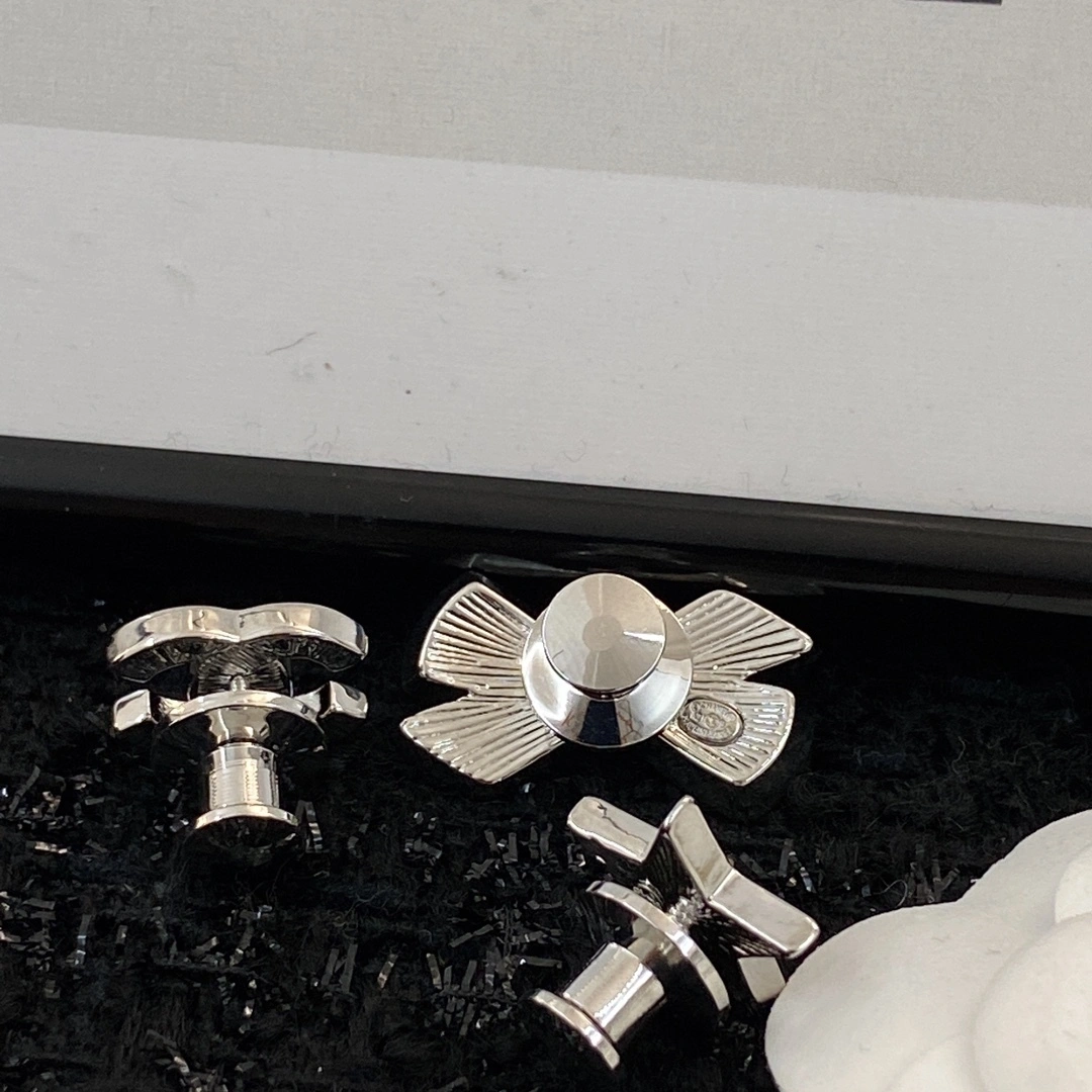 Barbara--3h1958 brooches item:E-S092I2513H