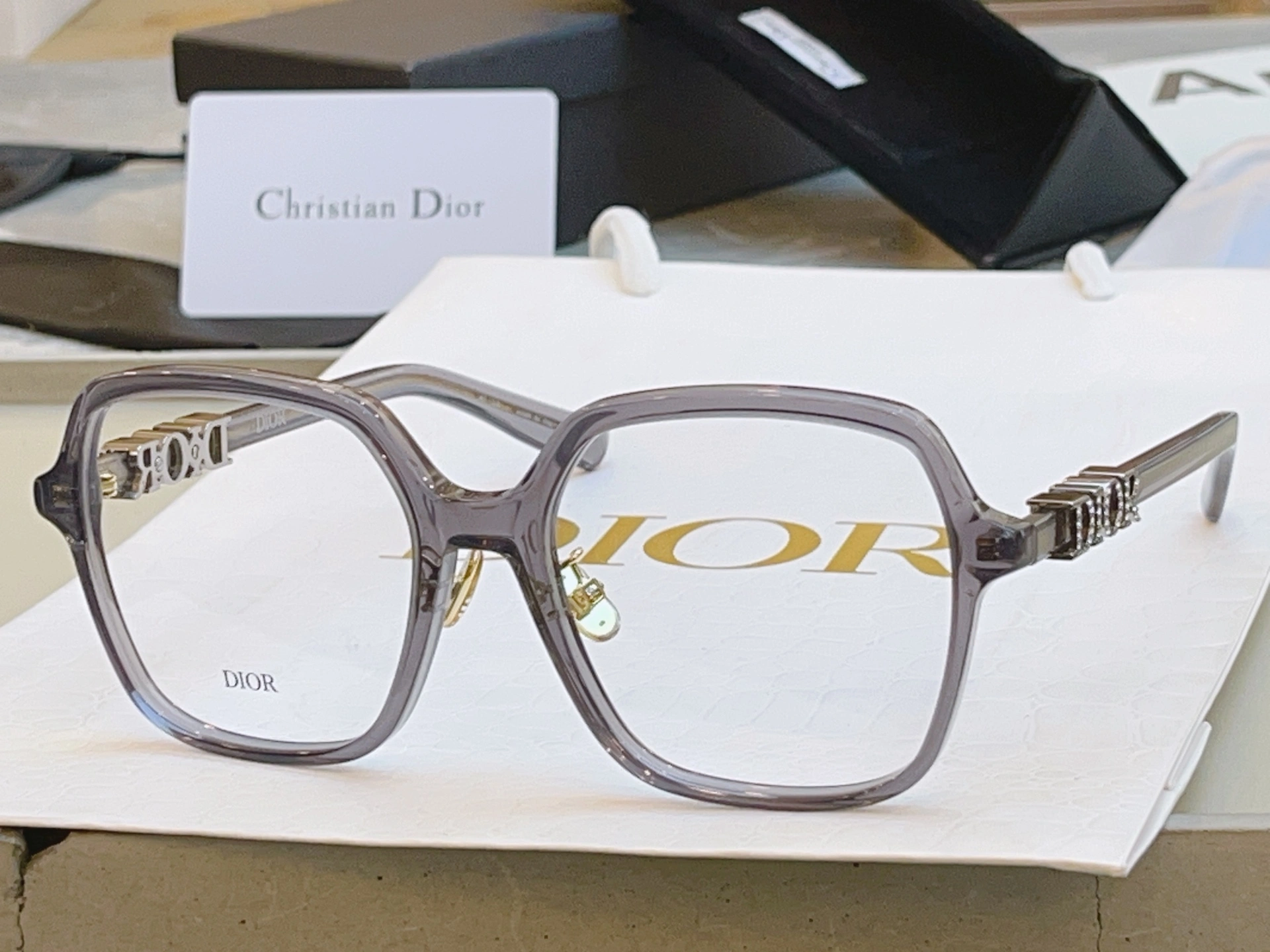 Barbara--4ior MODEL：Treasure S1F 7Colour item:F-S132A1528-7H