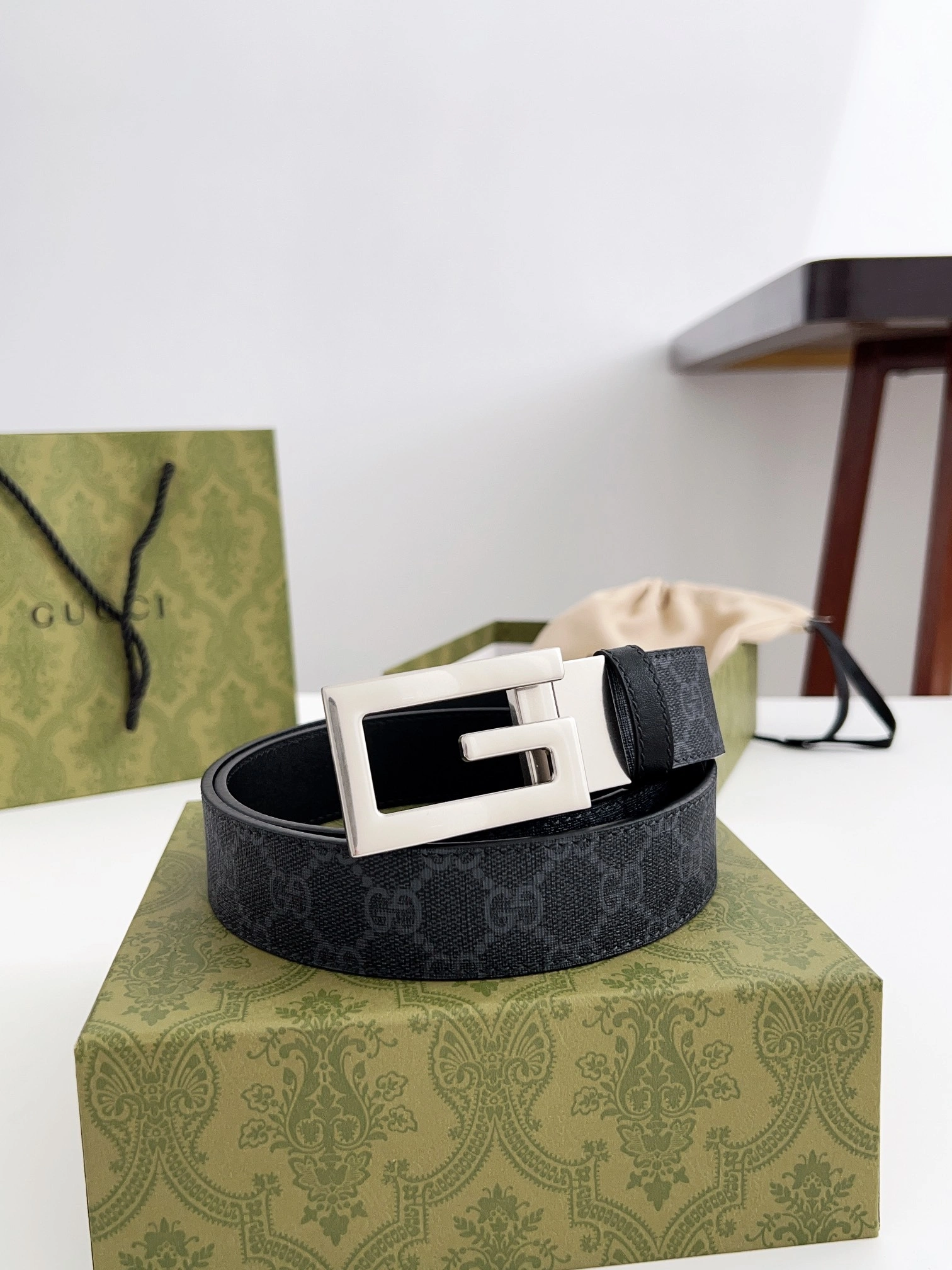 Barbara- 626974-K9GSN-1000 Calfskin item:C-S333L0680R