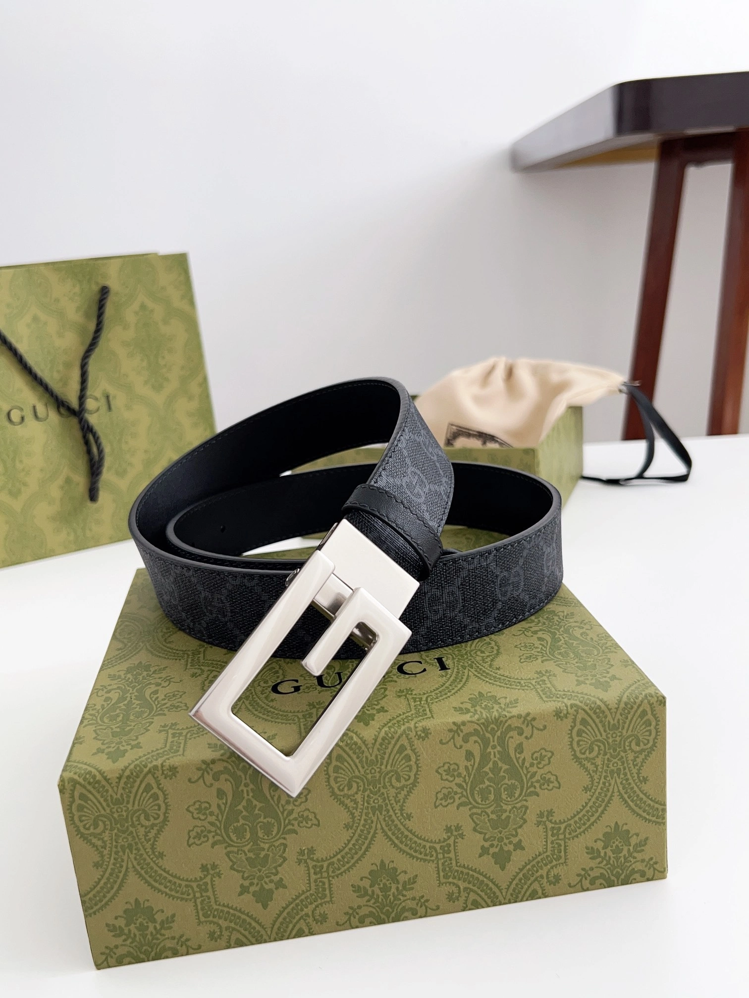 Barbara- 626974-K9GSN-1000 Calfskin item:C-S333L0680R