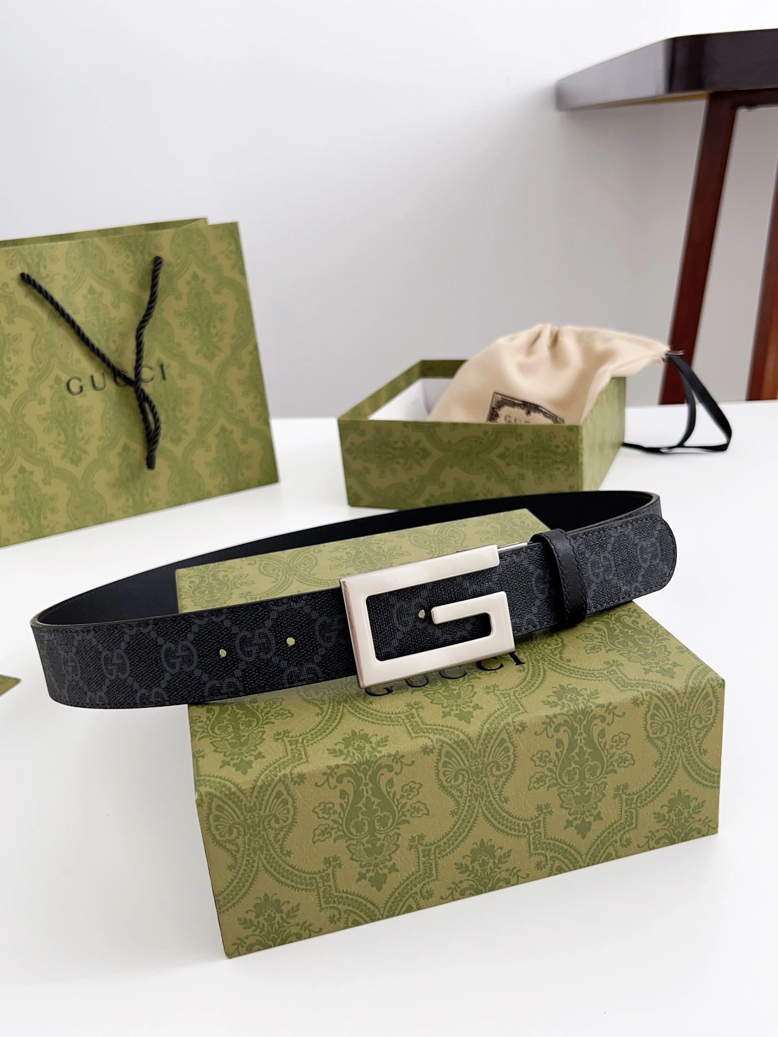 Barbara- 626974-K9GSN-1000 Calfskin item:C-S333L0680R