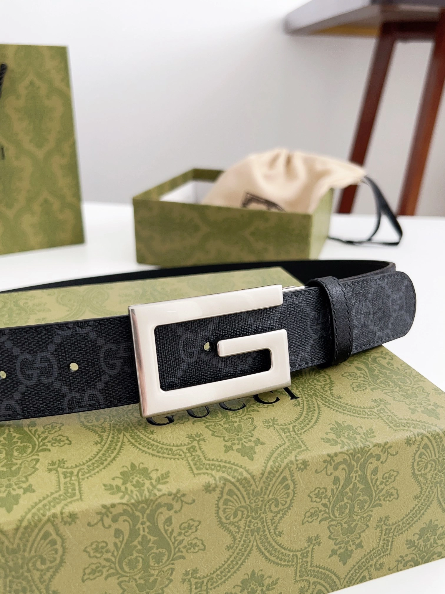 Barbara- 626974-K9GSN-1000 Calfskin item:C-S333L0680R