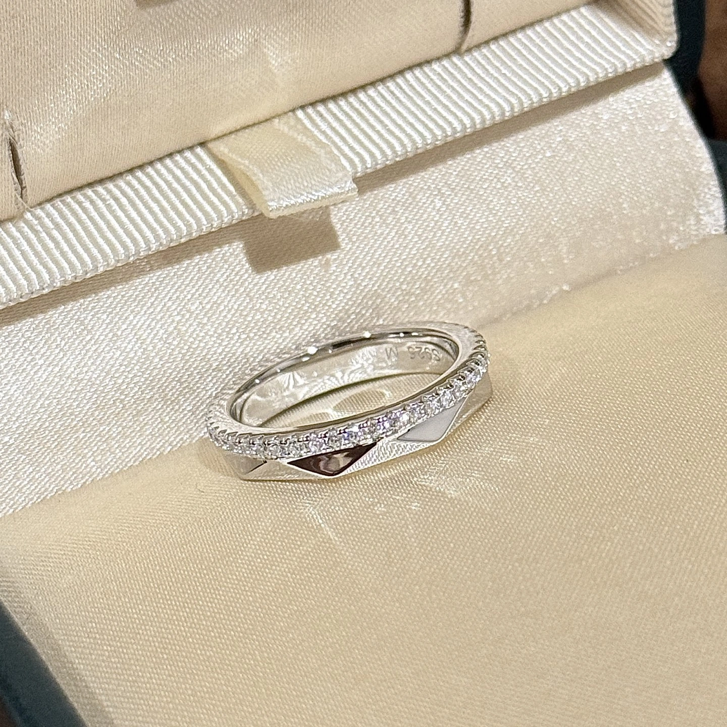 Barbara--6r1ff silver item:E-S092I1724H