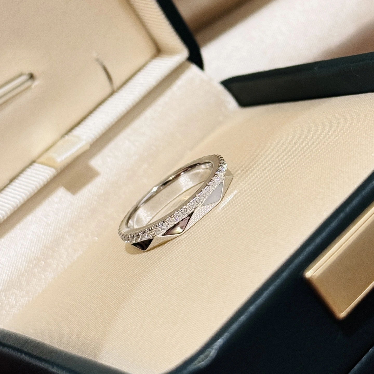Barbara--6r1ff silver item:E-S092I1724H
