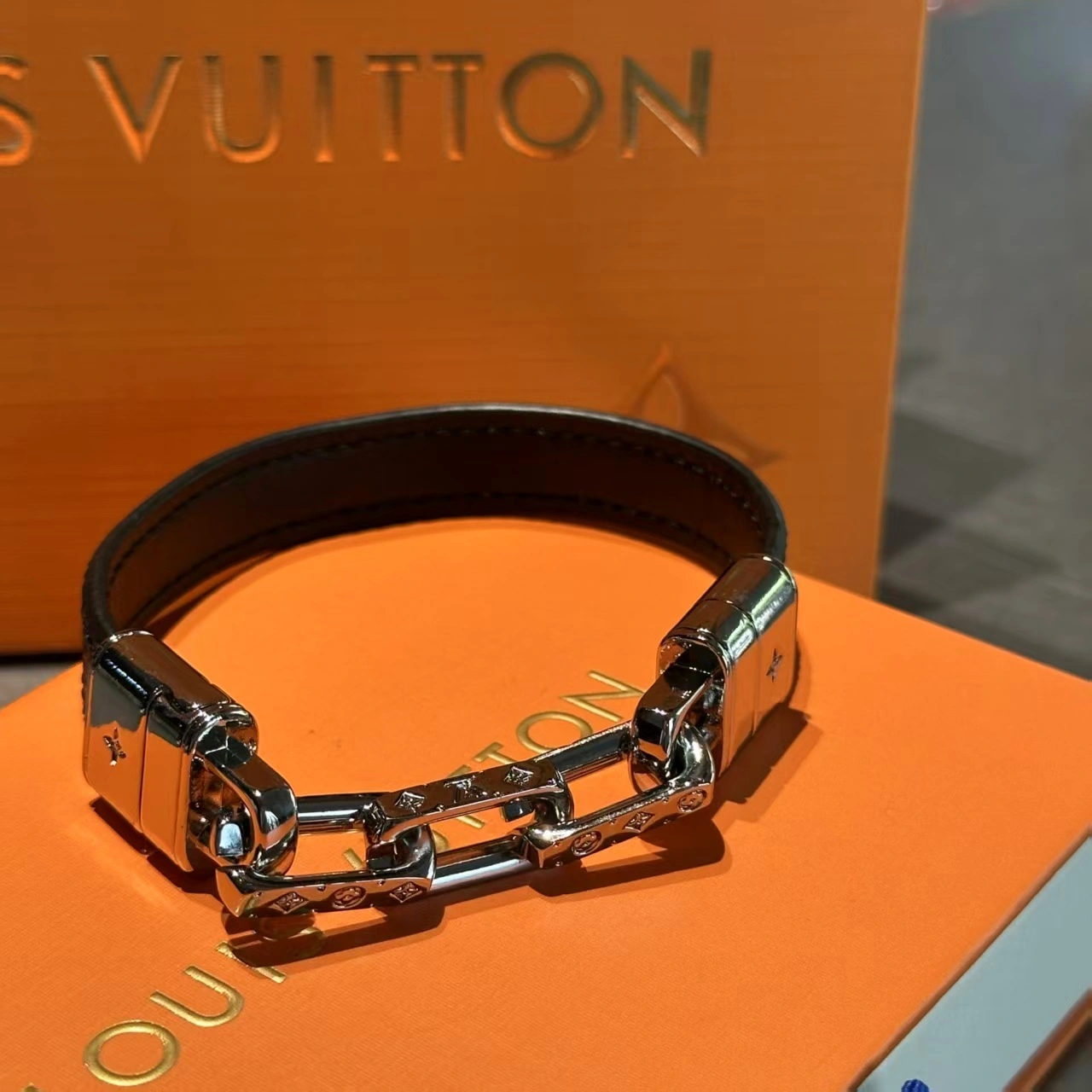 Barbara- 8V bracelet M8340E 2Colour item : E-S000K0922-2