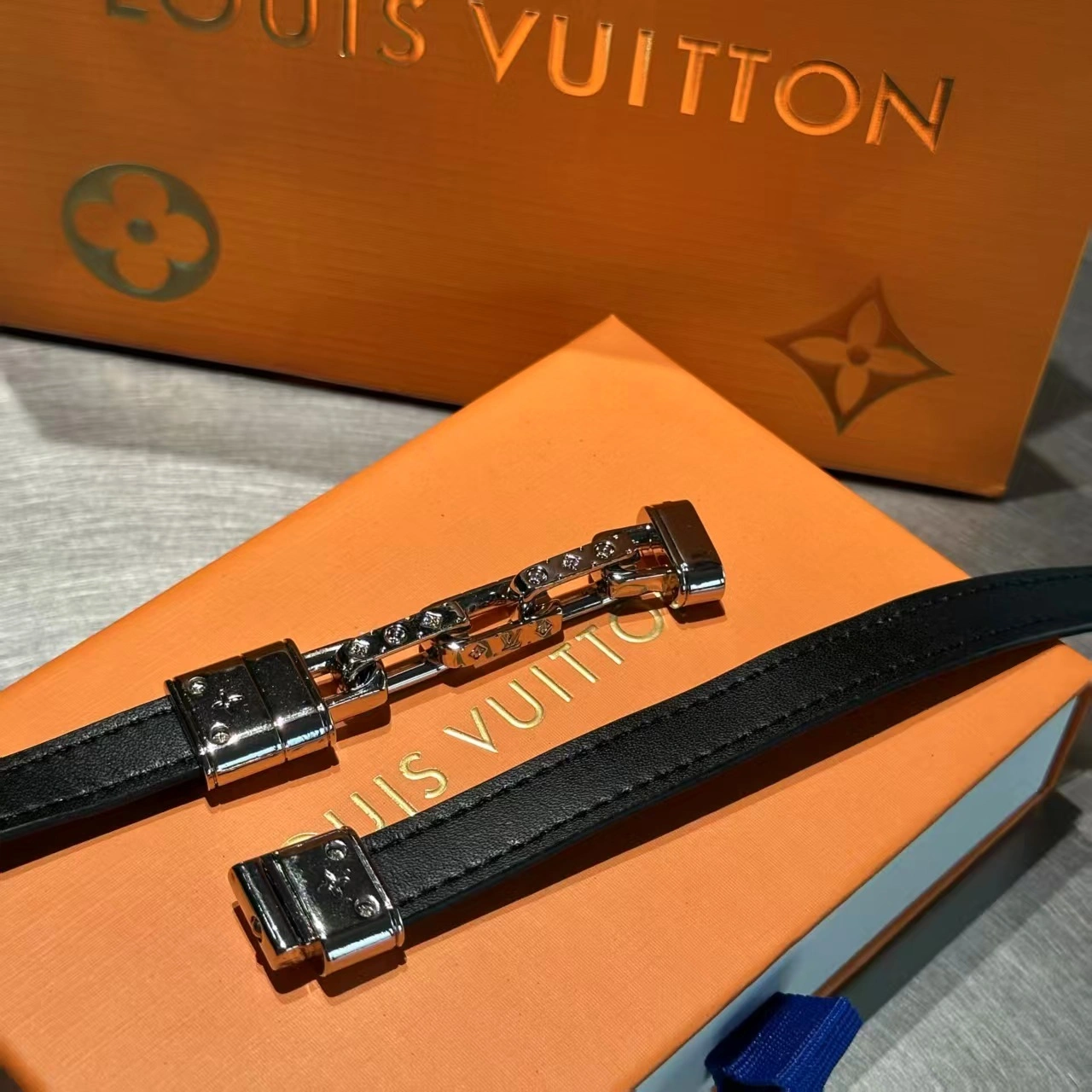 Barbara- 8V bracelet M8340E 2Colour item : E-S000K0922-2