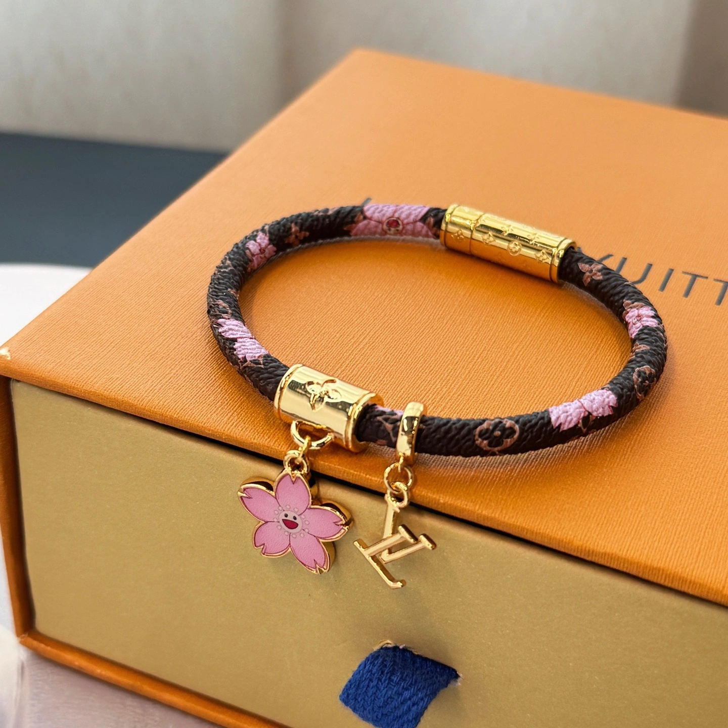 Barbara--8V bracelet item:E-S092I2539H