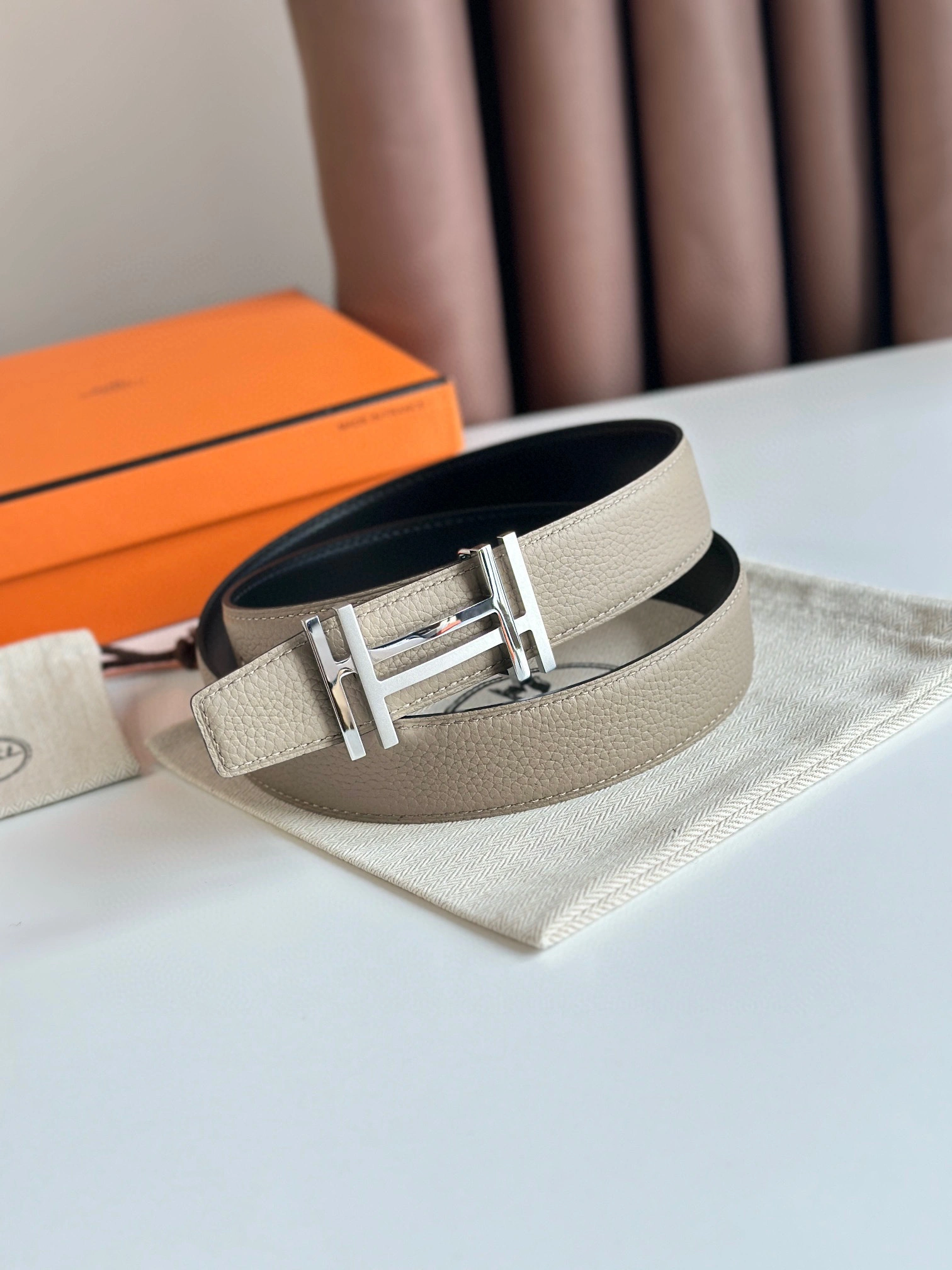 &Barbara--H066050CK05-H073967CAAB reversible Calfskin 32MM item:D-S000A1915R