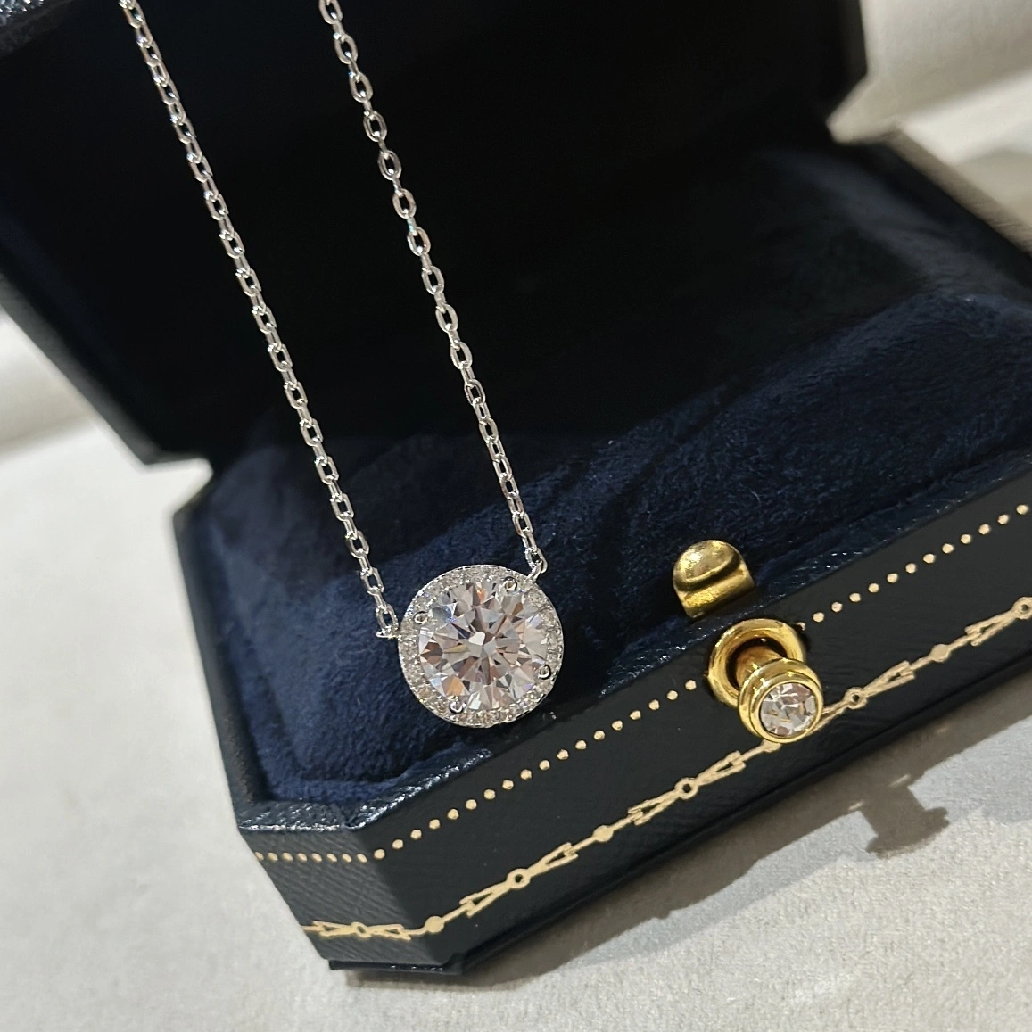 Barbara- Tiff19y&3o Soleste item:D-S092L2991