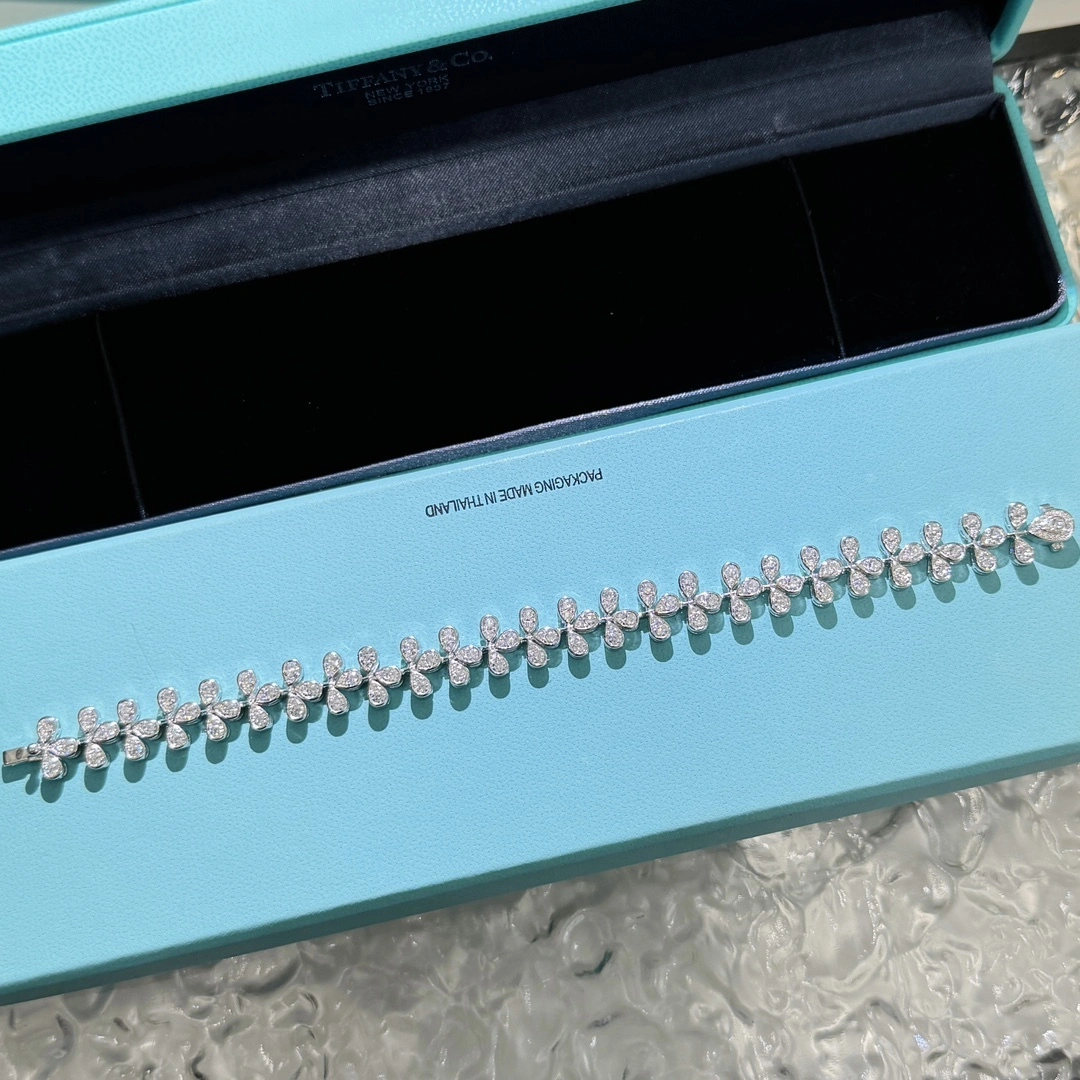 Barbara--Tiff19y&3o Sterling silver item:E-S092C3131