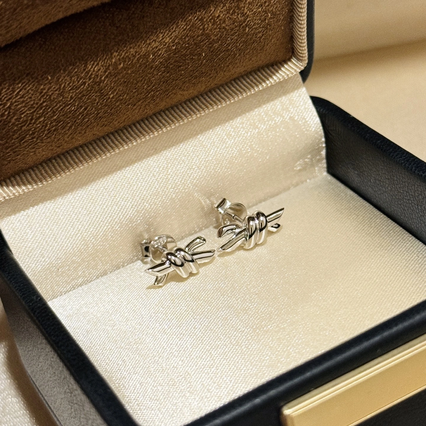 Barbara--Tiff19y&3o earrings S925silver item:E-S092I2560H