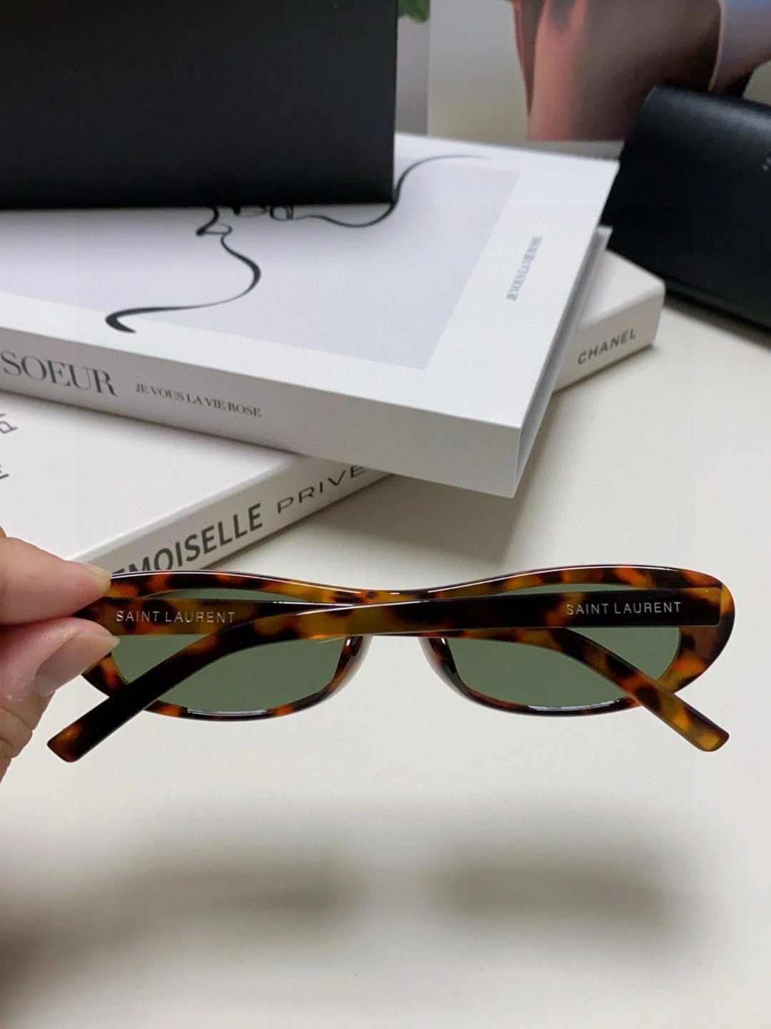 Barbara--Yv5s 2colour item:E-S132C2856-2