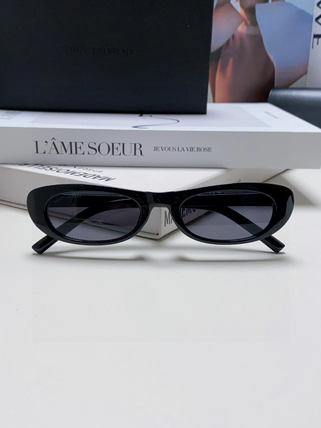 Barbara--Yv5s 2colour item:E-S132C2856-2