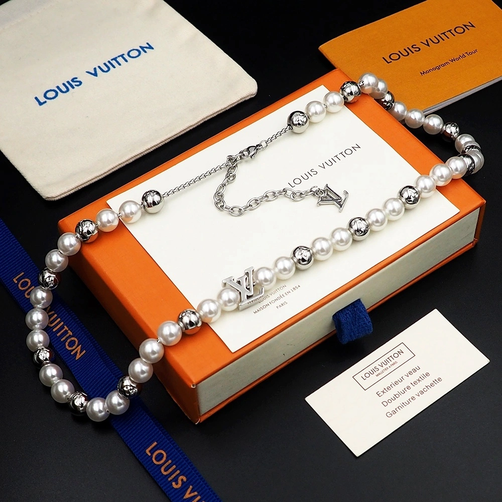 Barbara— 8V Monogram Pearls item:D-S092L1922